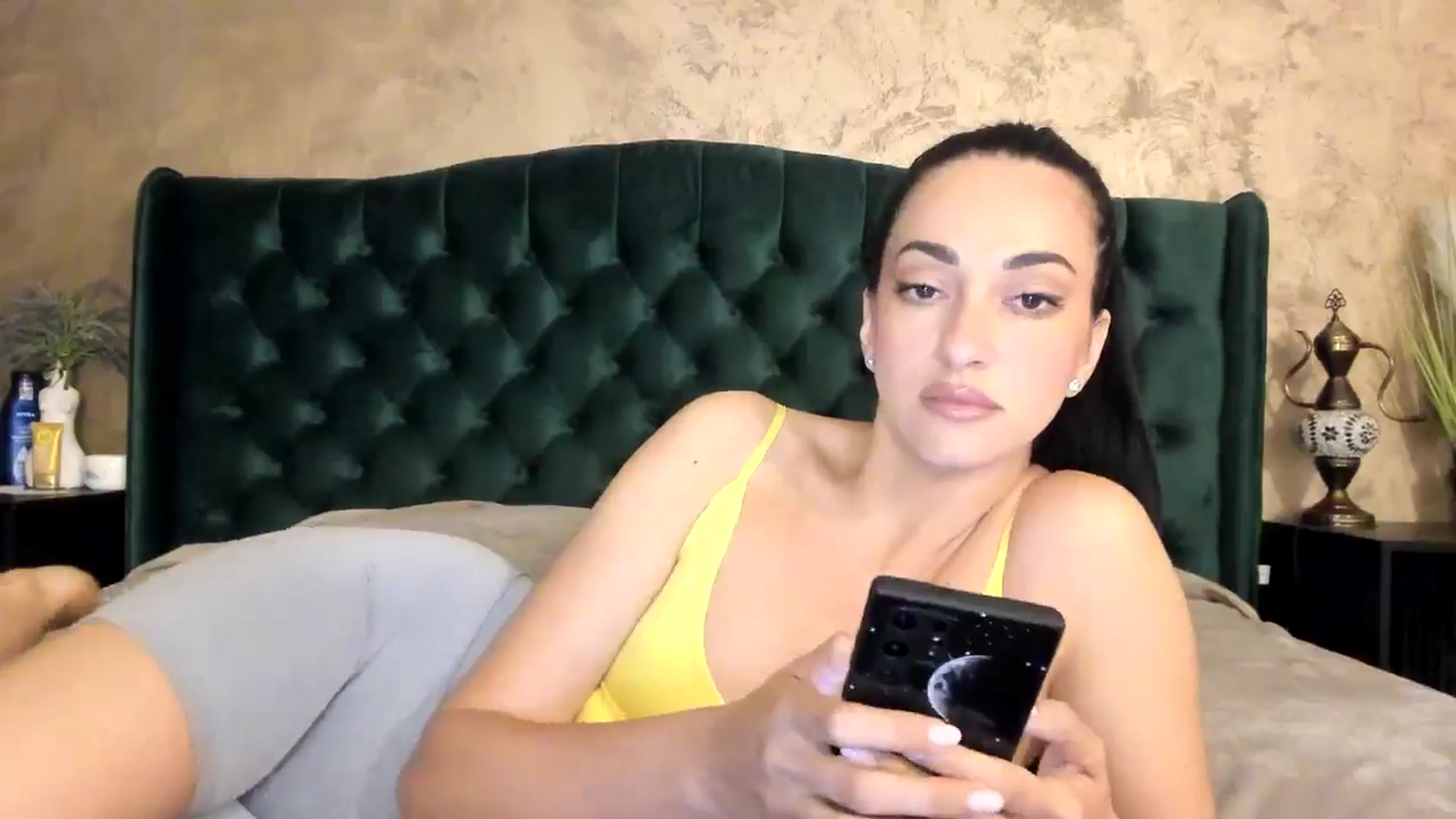 Gallery image thumbnail from Goddesss's myfreecams stream on, 06/27/2024, 08:51 image 6 of 20