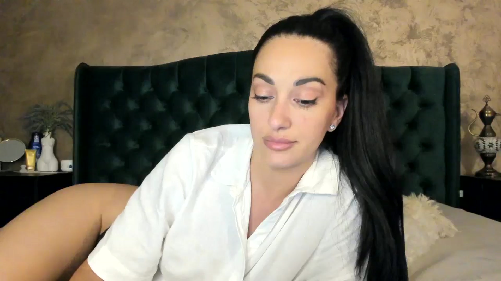 Gallery image thumbnail from Goddesss's myfreecams stream on, 07/08/2024, 17:17 image 13 of 20