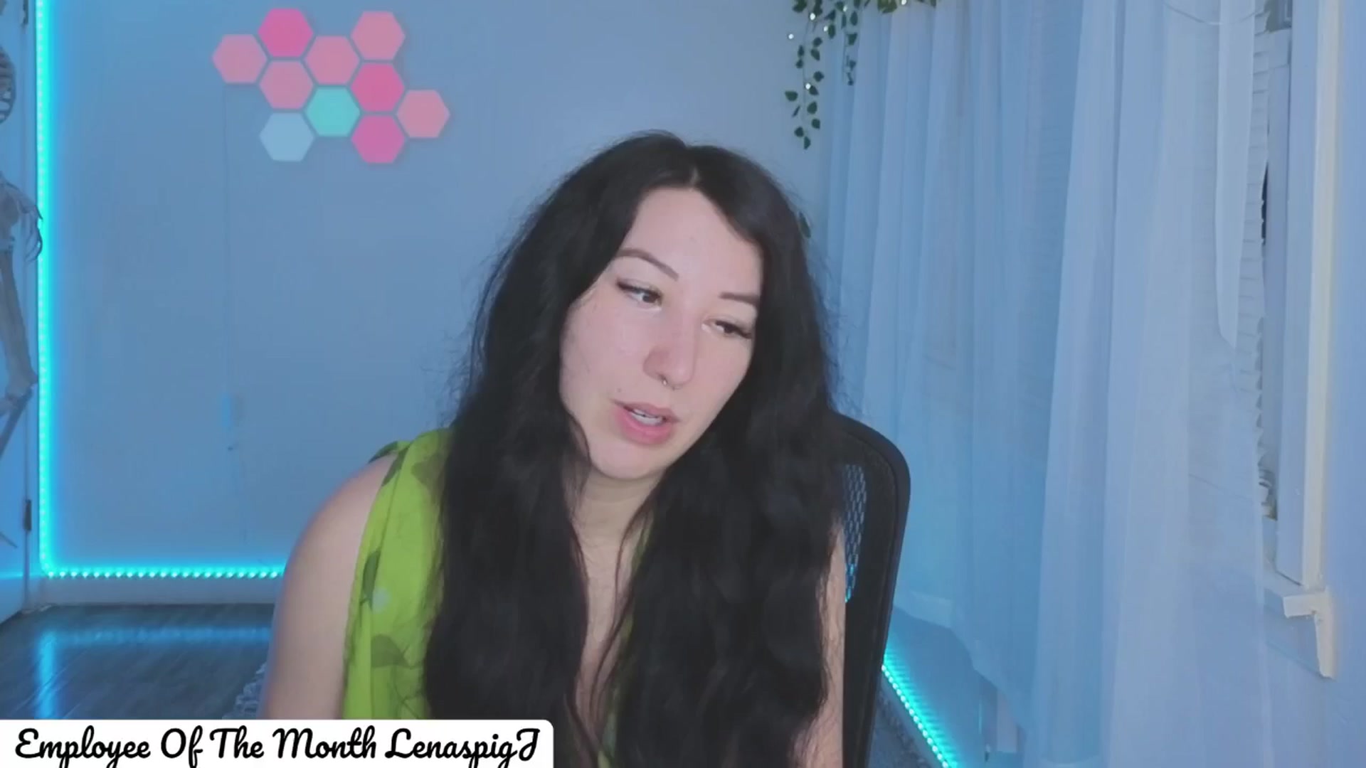 Gallery image thumbnail from GoddessxLena's myfreecams stream on, 06/05/2024, 09:15 image 17 of 20