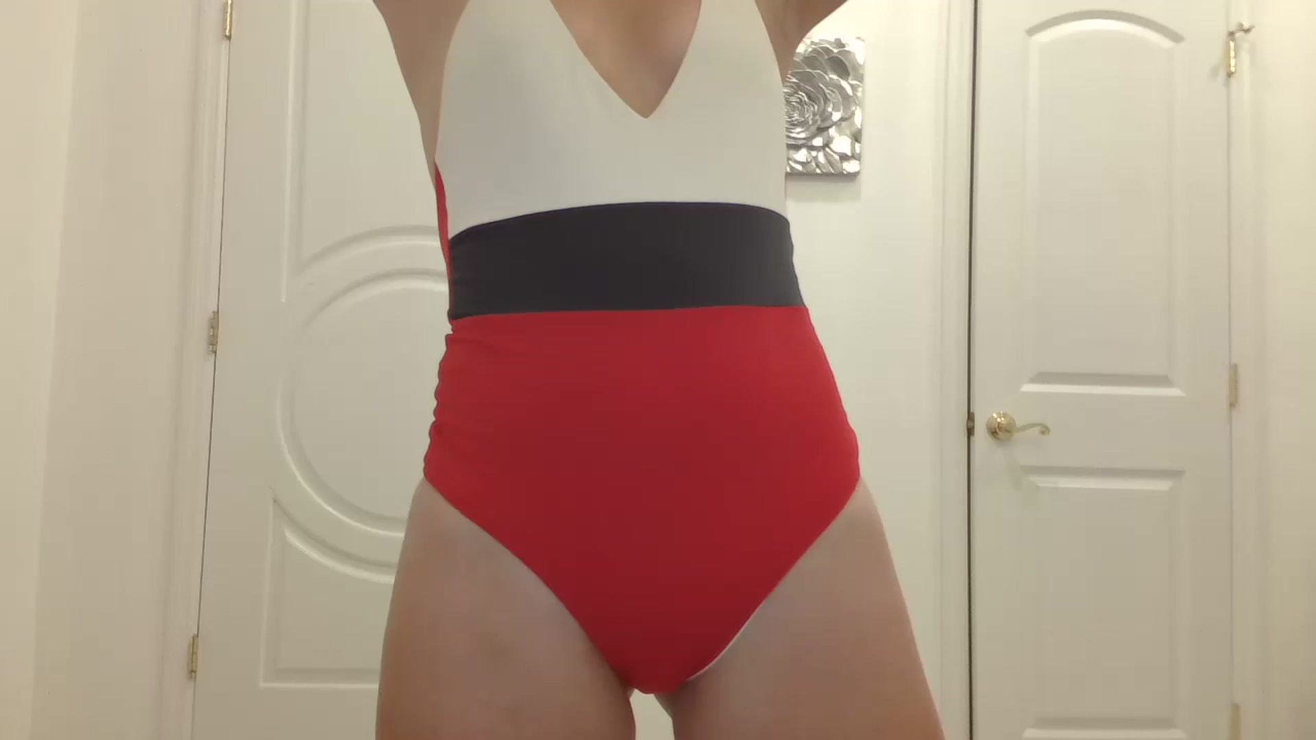 Gallery image thumbnail from Godiva6's myfreecams stream on, 11/22/2022, 24:12 image 16 of 20