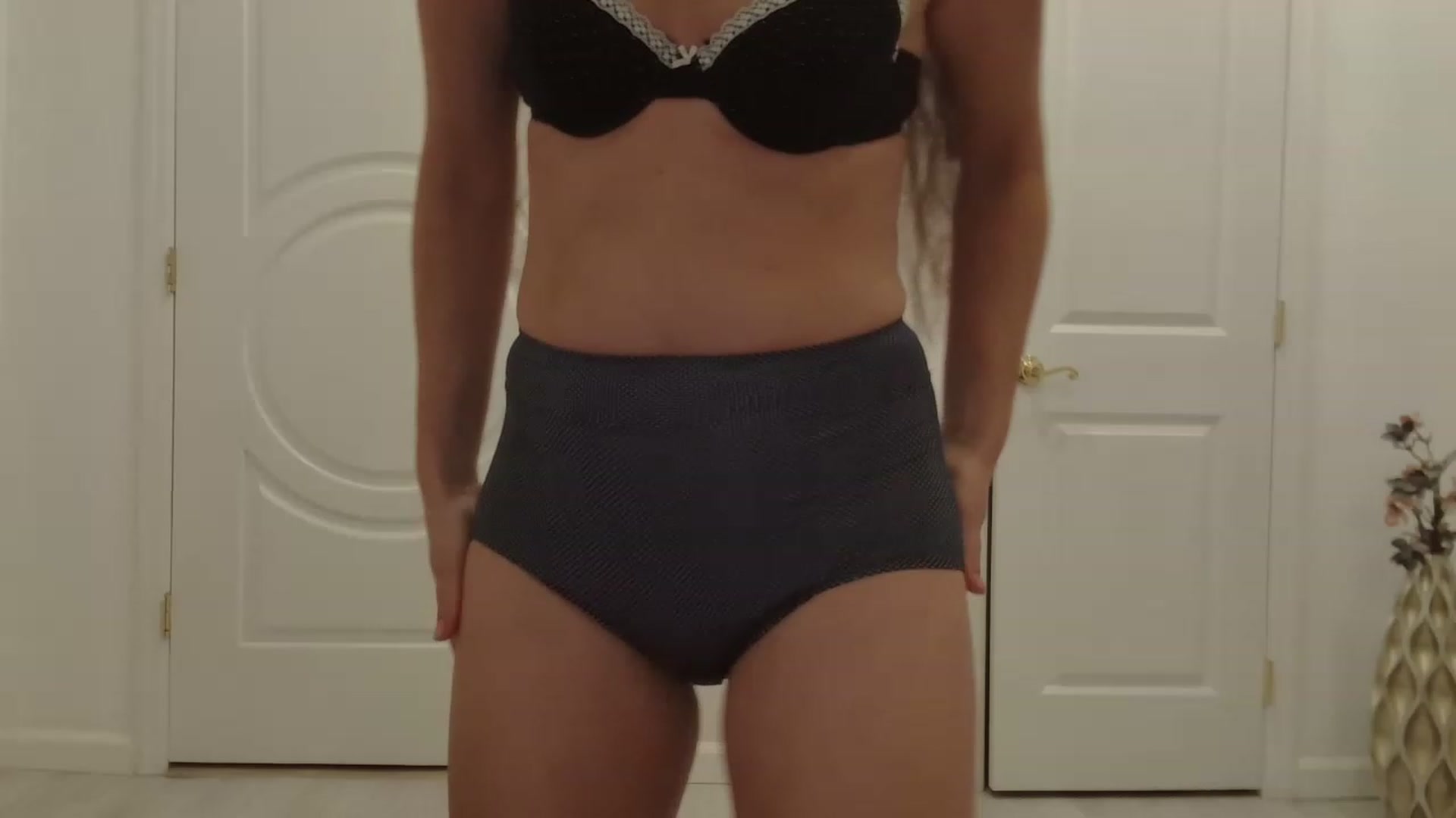 Gallery image thumbnail from Godiva6's myfreecams stream on, 11/26/2022, 23:59 image 18 of 20