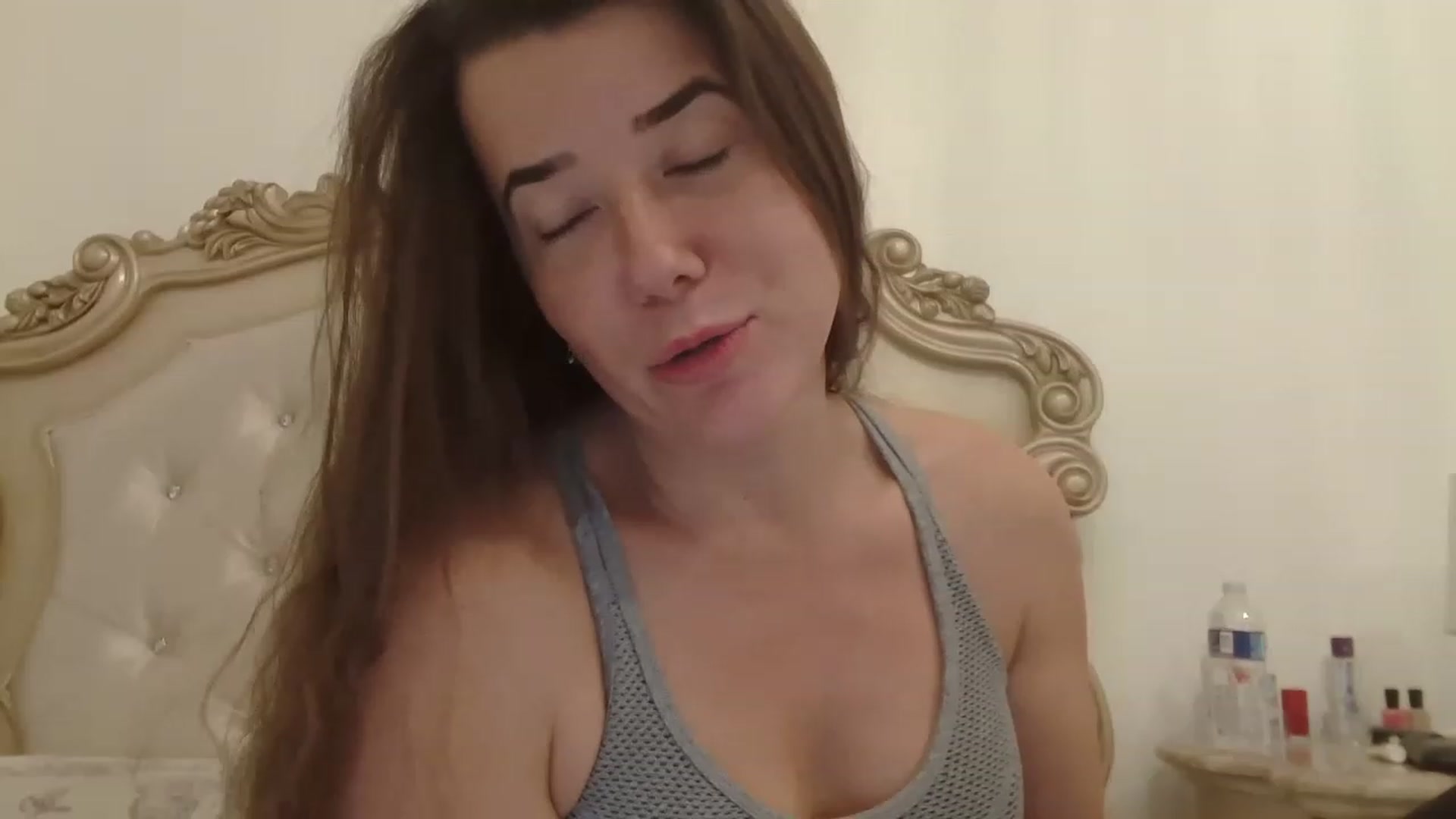 Gallery image thumbnail from Godiva6's myfreecams stream on, 12/20/2022, 24:08 image 4 of 20