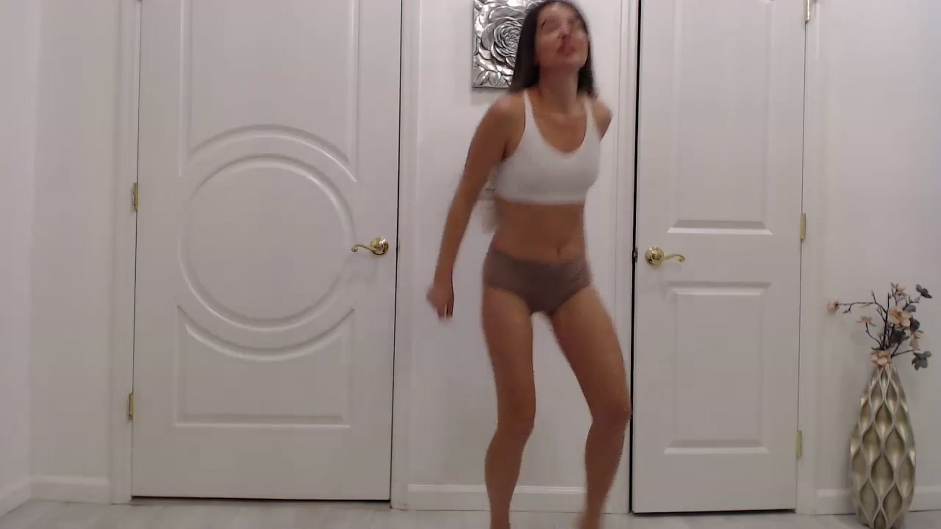 Gallery image thumbnail from Godiva6's myfreecams stream on, 02/08/2024, 24:02 image 15 of 20