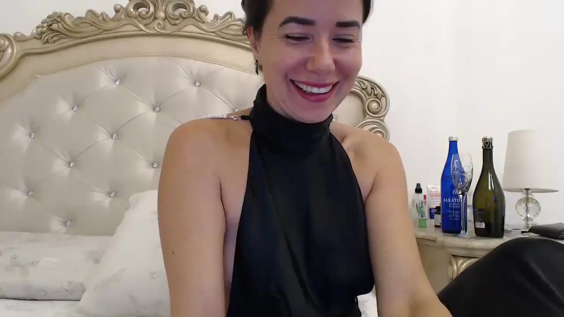 Gallery image thumbnail from Godiva6's myfreecams stream on, 01/01/2025, 24:16 image 1 of 20