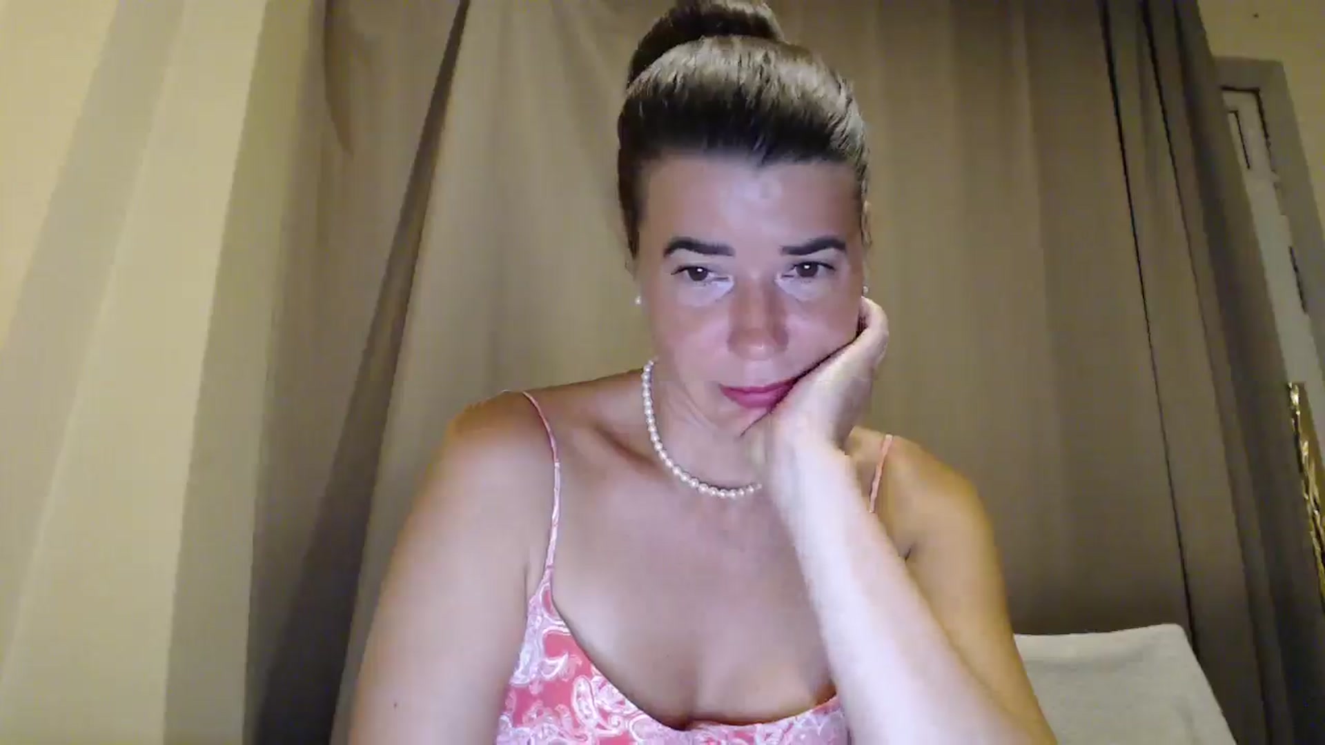 Gallery image thumbnail from Godiva6's myfreecams stream on, 06/21/2025, 20:12 image 12 of 20