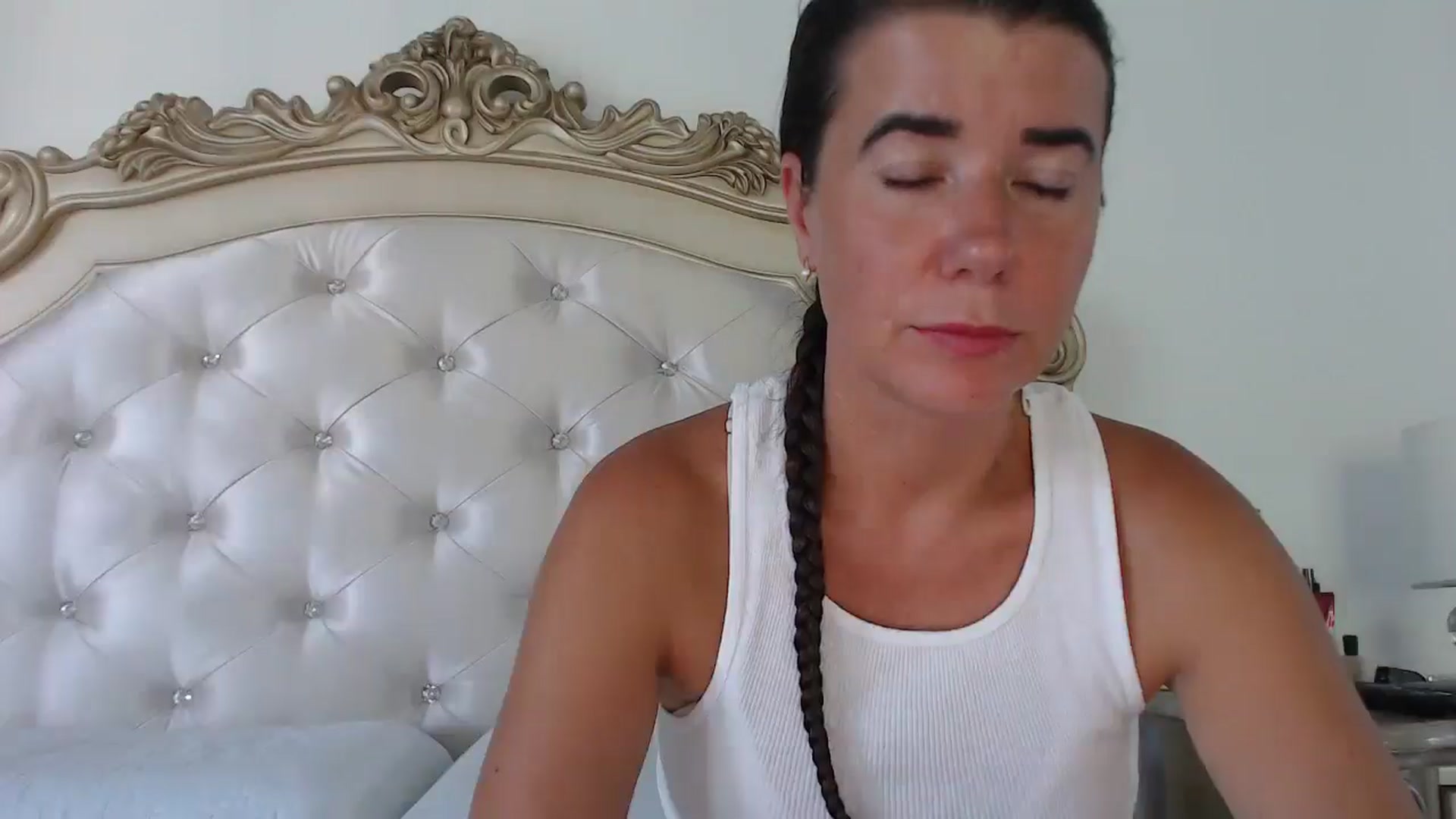 Gallery image thumbnail from Godiva6's myfreecams stream on, 08/19/2025, 22:18 image 2 of 20