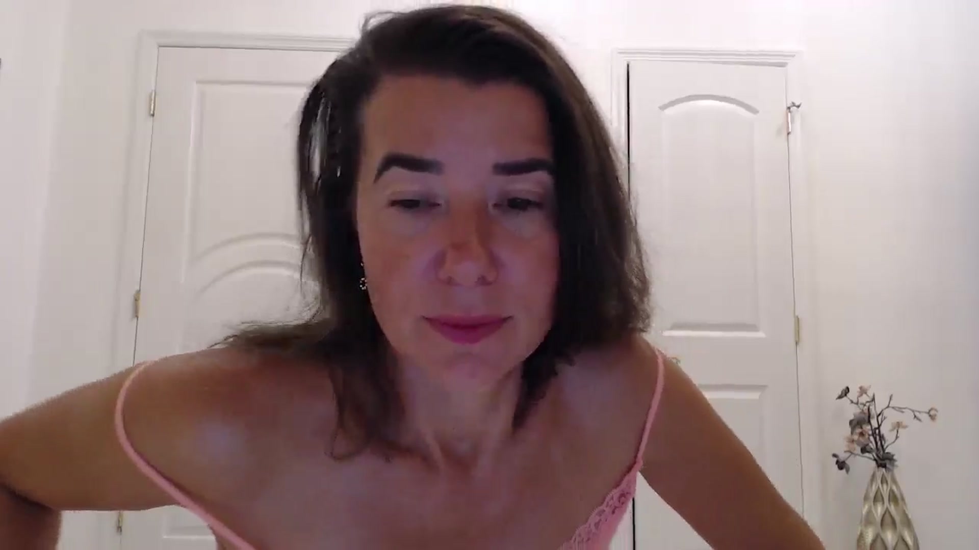 Gallery image thumbnail from Godiva6's myfreecams stream on, 11/19/2025, 24:50 image 14 of 20
