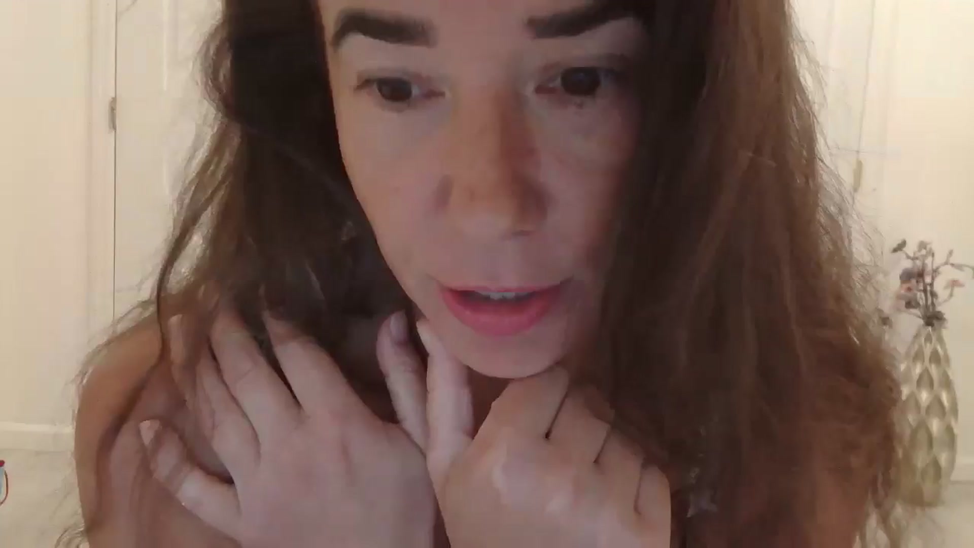 Gallery image thumbnail from Godiva6's myfreecams stream on, 11/26/2025, 24:08 image 11 of 20