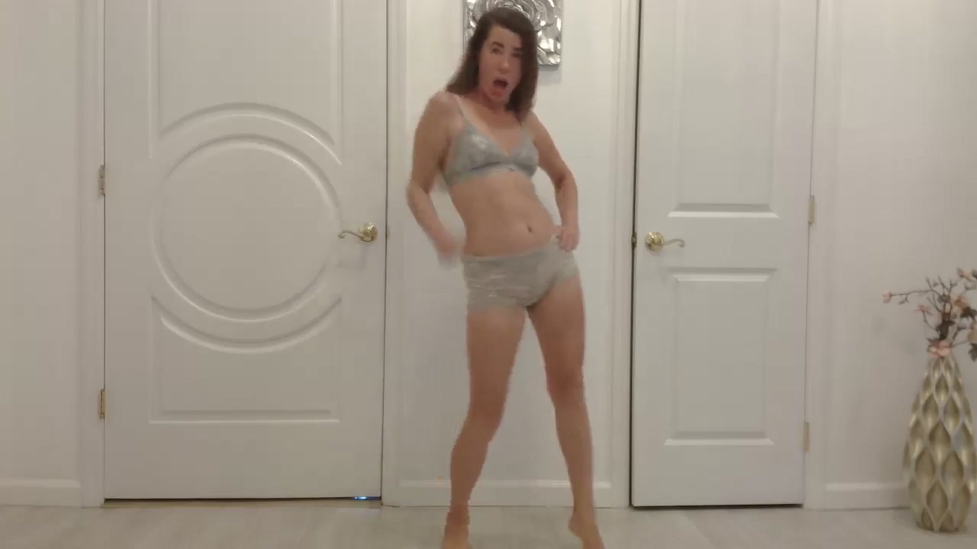 Gallery image thumbnail from Godiva6's myfreecams stream on, 04/01/2026, 23:04 image 19 of 20