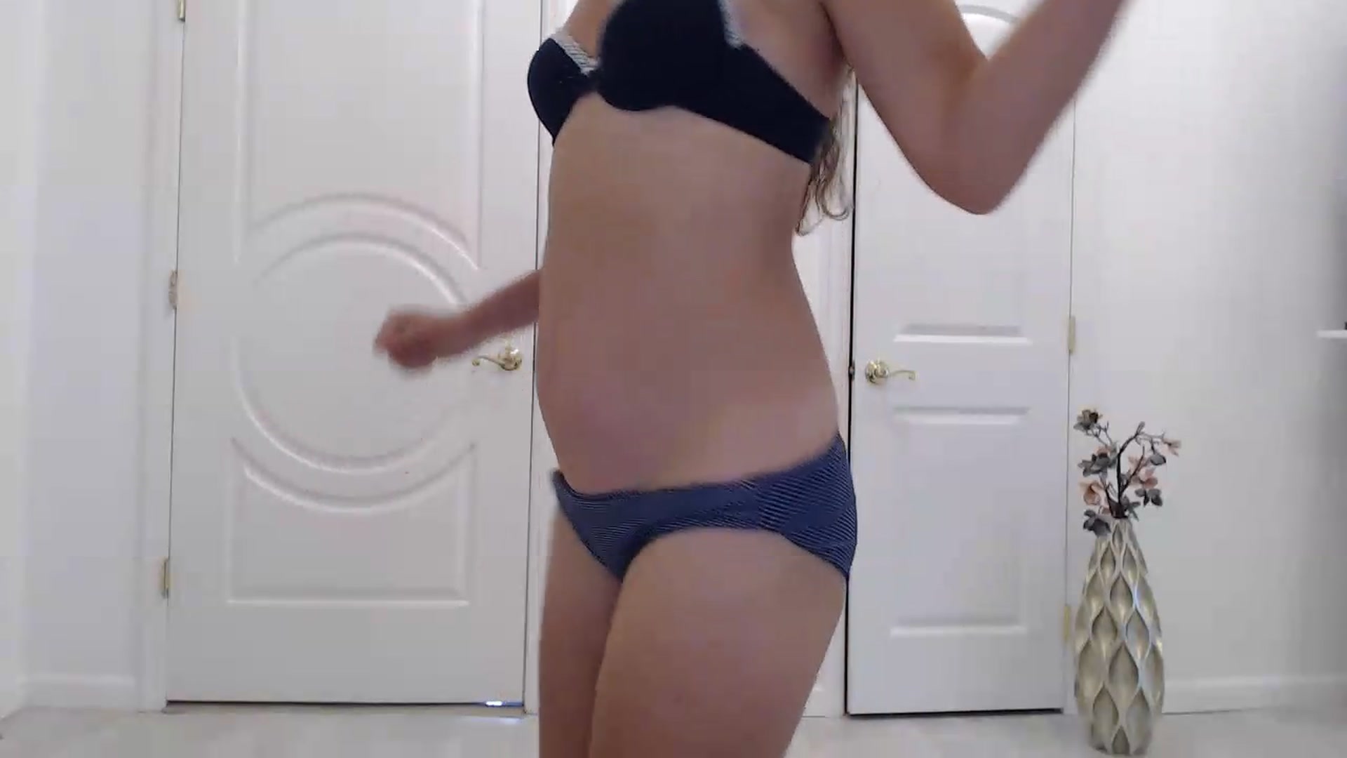Gallery image thumbnail from Godiva6's myfreecams stream on, 05/20/2026, 23:03 image 7 of 20