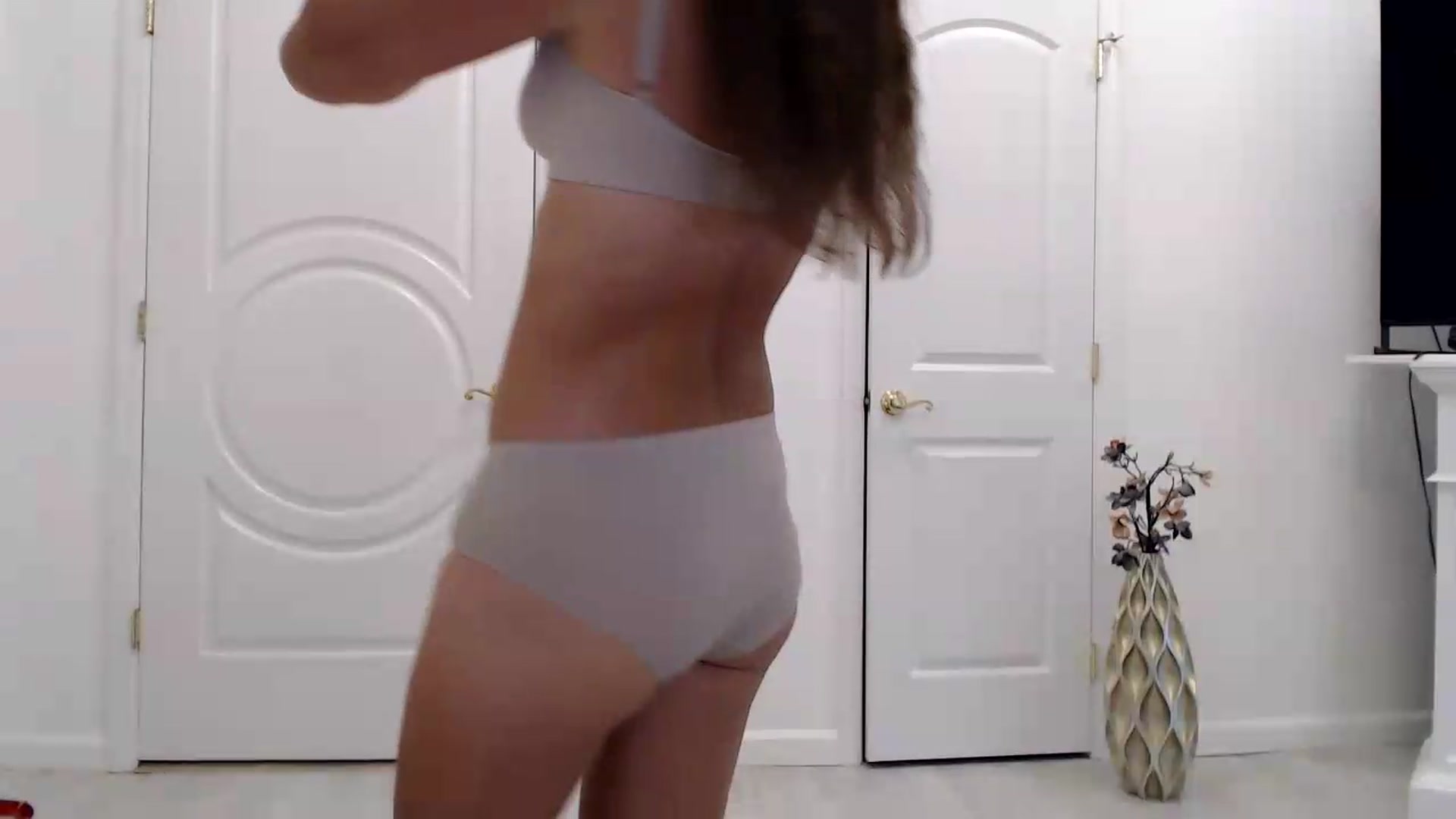 Gallery image thumbnail from Godiva6's myfreecams stream on, 05/21/2026, 23:03 image 11 of 20