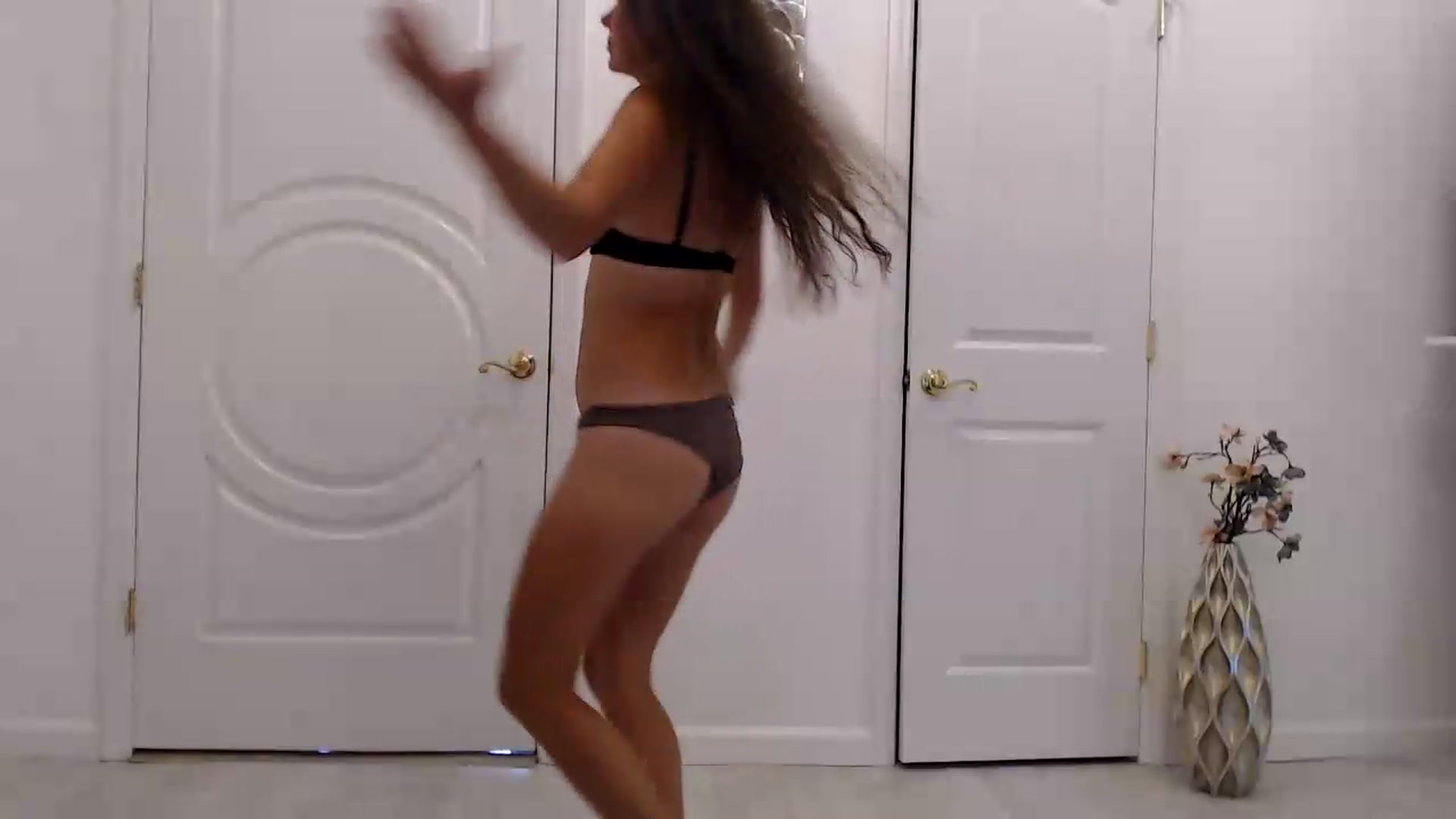 Gallery image thumbnail from Godiva6's myfreecams stream on, 06/19/2026, 23:19 image 3 of 20