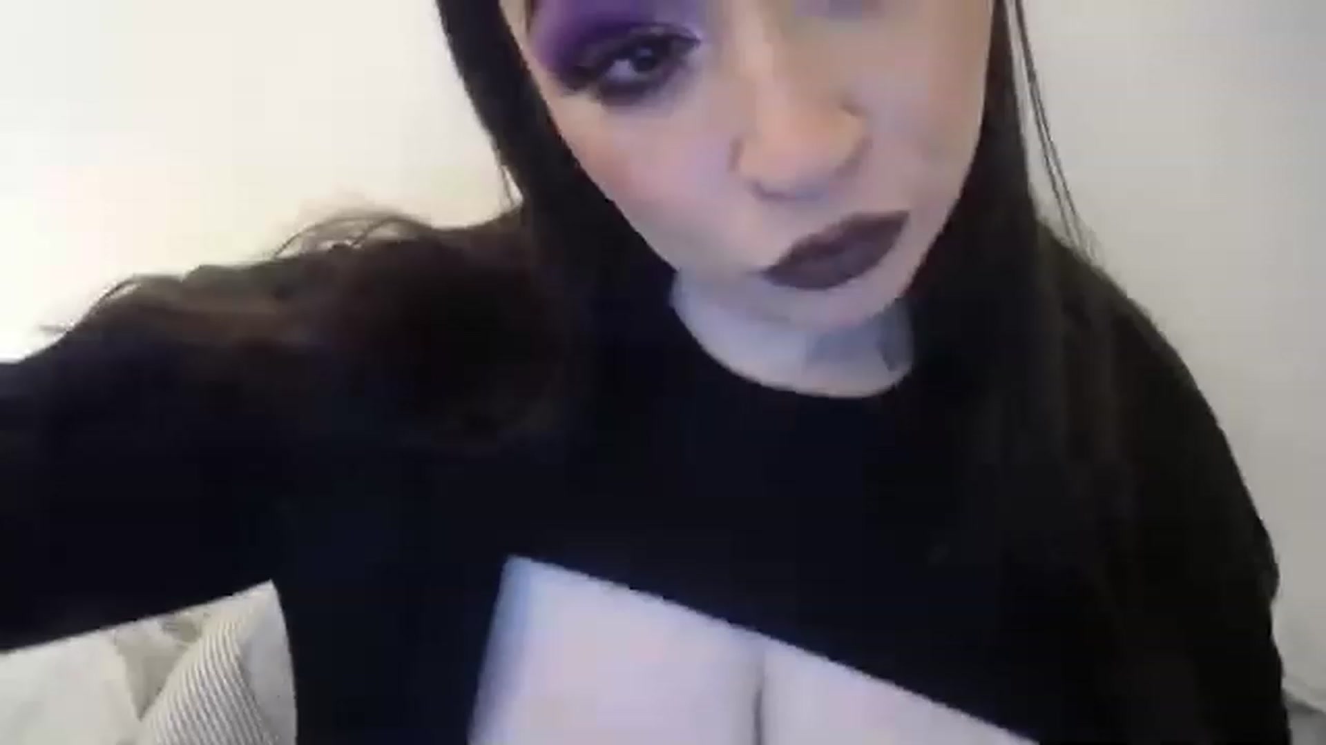 Gallery image thumbnail from Golacteriiosa's myfreecams stream on, 12/01/2022, 22:53 image 5 of 20