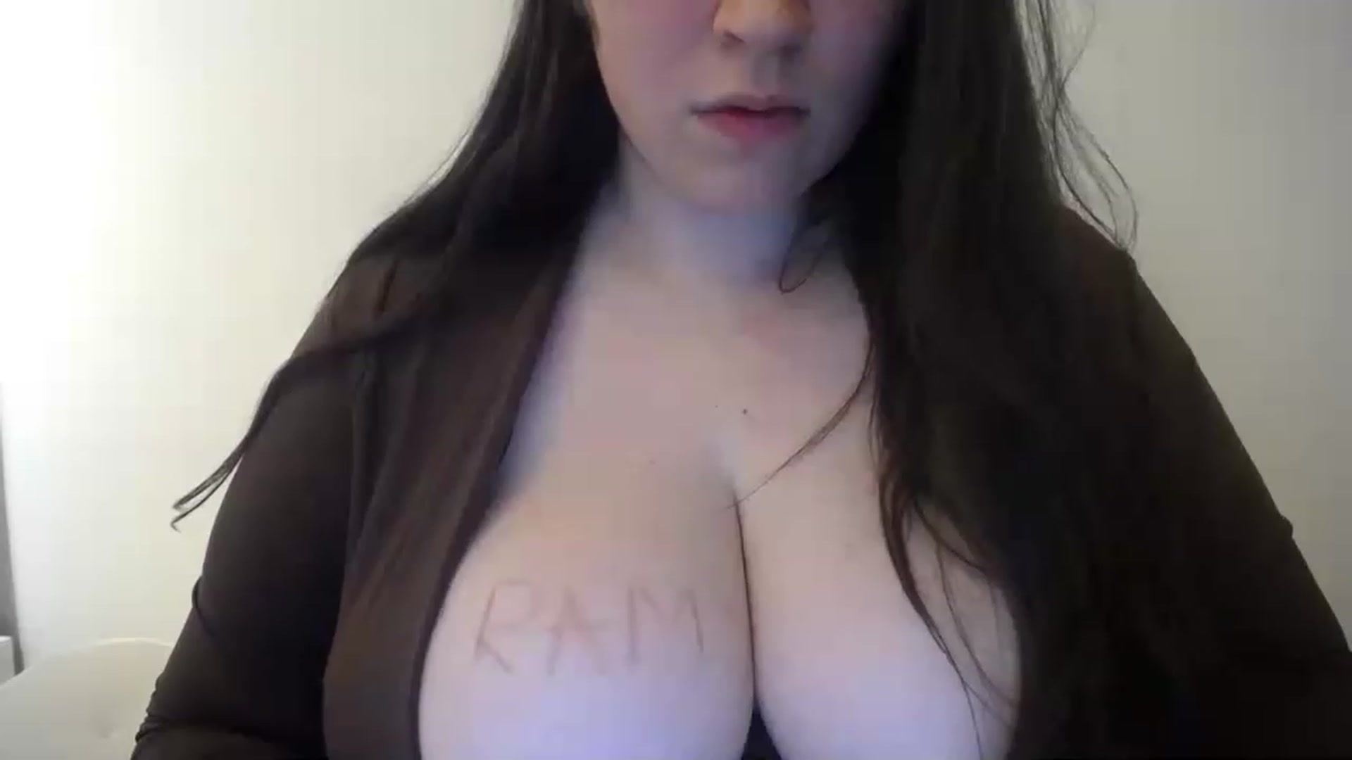 Gallery image thumbnail from Golacteriiosa's myfreecams stream on, 12/10/2022, 24:10 image 4 of 20