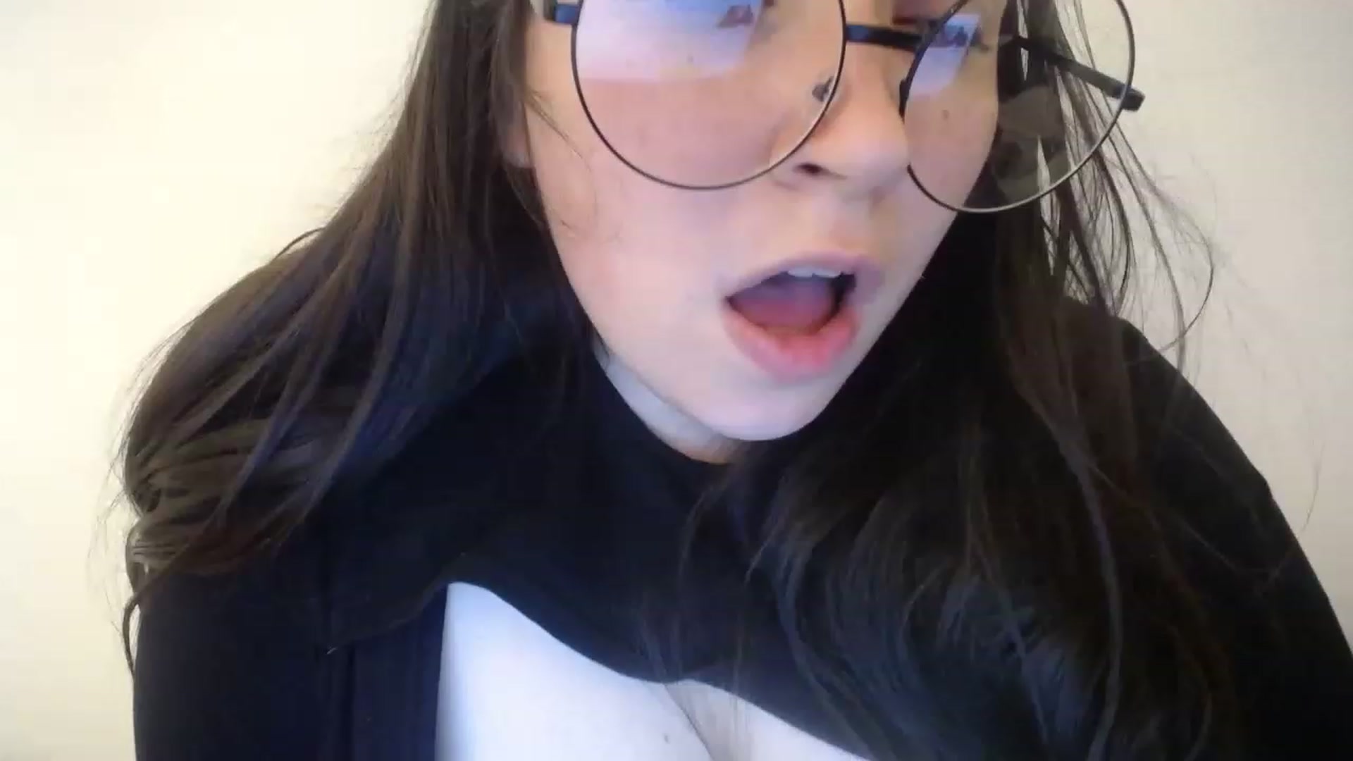 Gallery image thumbnail from Golacteriiosa's myfreecams stream on, 02/03/2023, 24:22 image 4 of 20