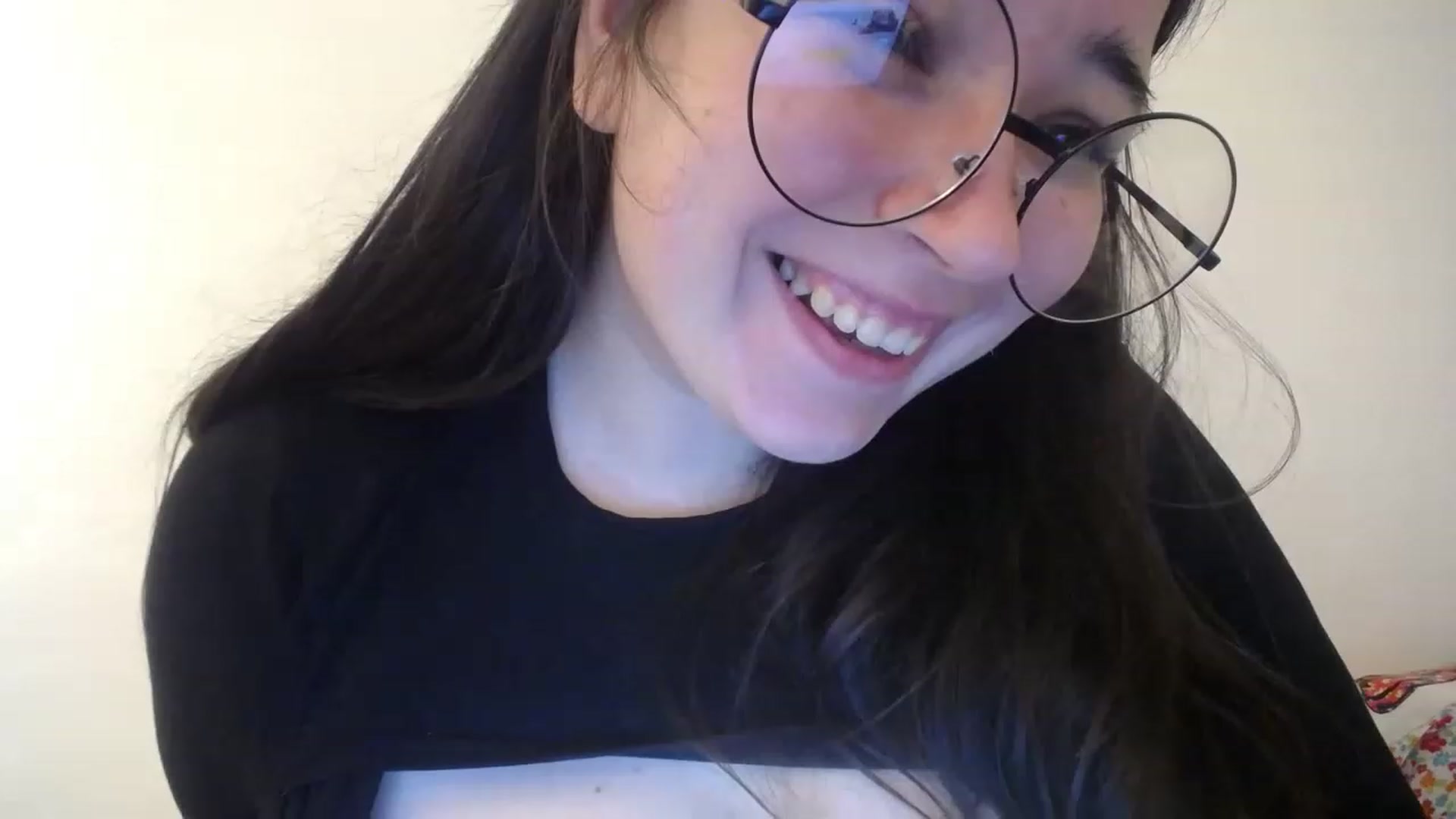 Gallery image thumbnail from Golacteriiosa's myfreecams stream on, 02/03/2023, 24:22 image 8 of 20