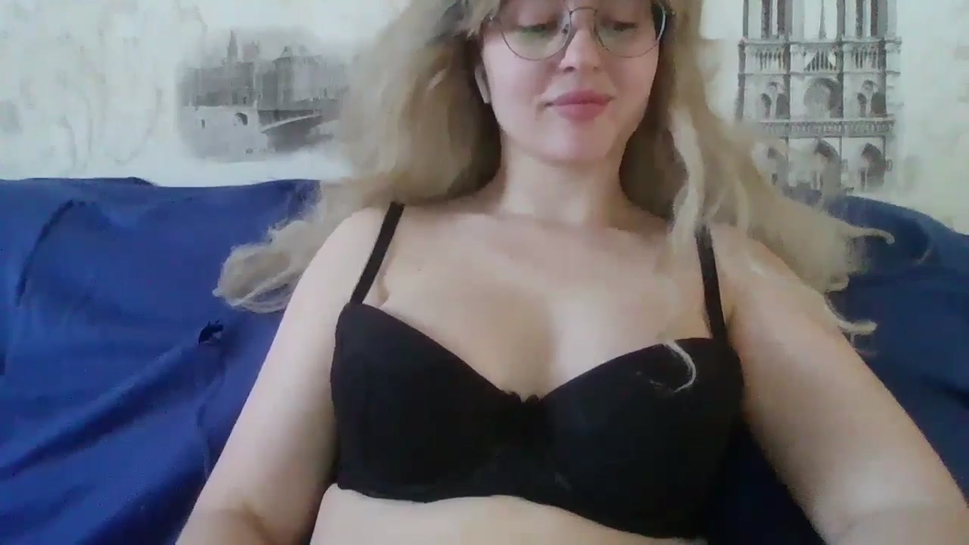 Gallery image thumbnail from Gold_girll's myfreecams stream on, 04/06/2026, 09:53 image 14 of 20