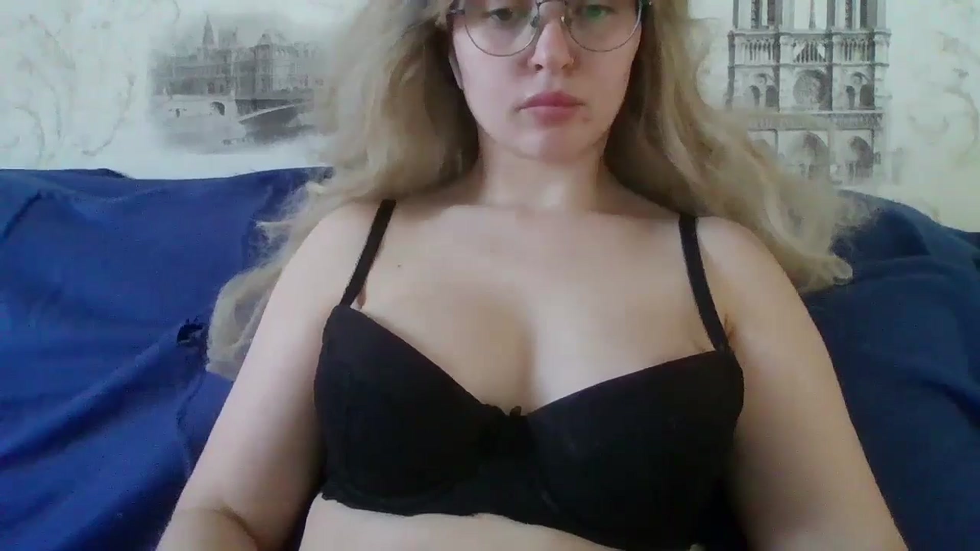 Gallery image thumbnail from Gold_girll's myfreecams stream on, 04/06/2026, 09:53 image 9 of 20