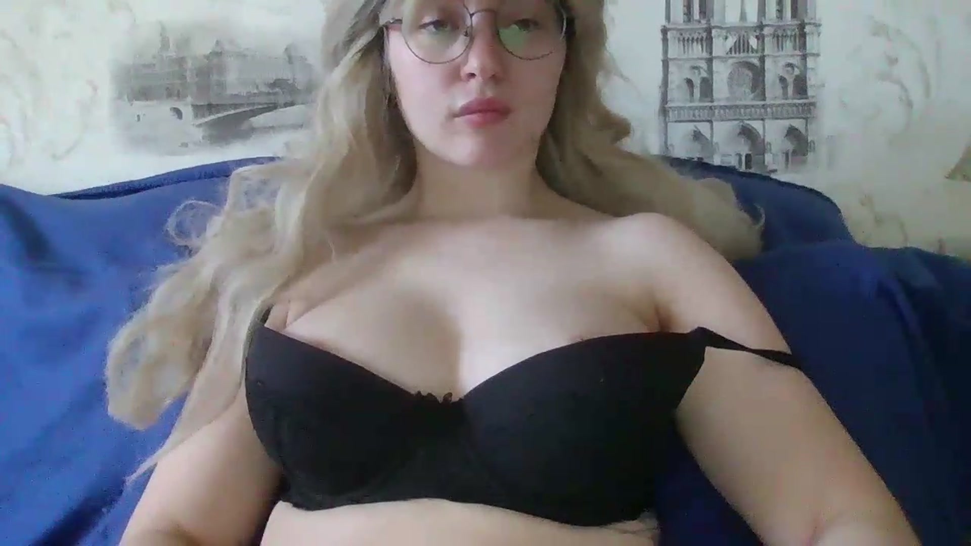 Gallery image thumbnail from Gold_girll's myfreecams stream on, 05/08/2026, 08:41 image 3 of 20