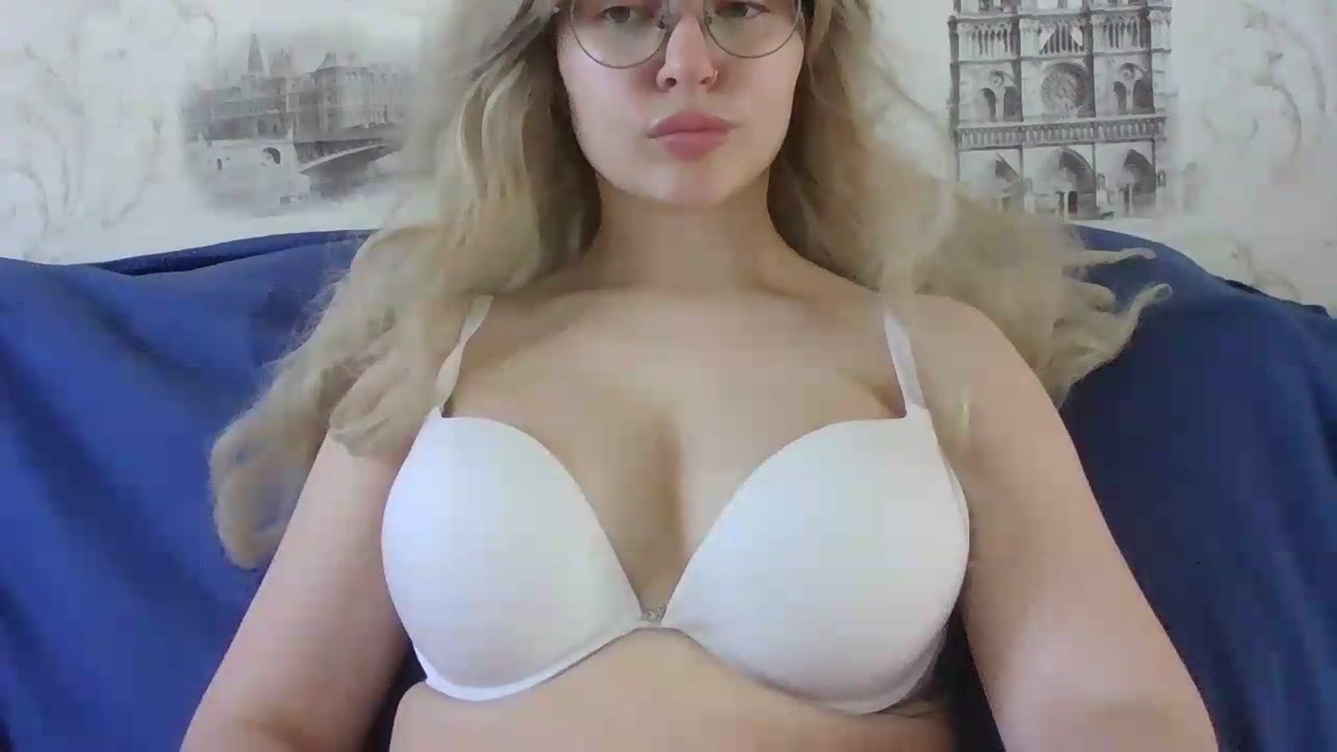 Gallery image thumbnail from Gold_girll's myfreecams stream on, 05/16/2026, 10:36 image 2 of 20