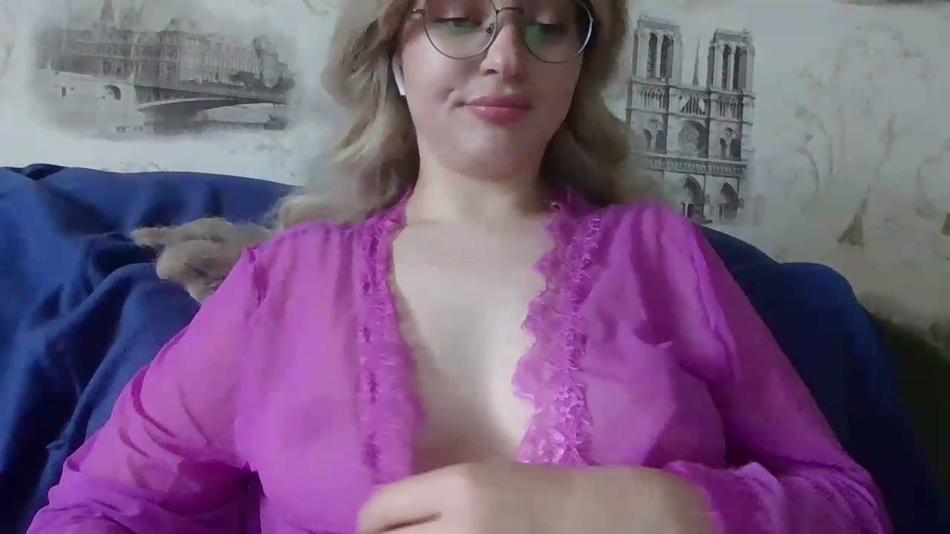 Gallery image thumbnail from Gold_girll's myfreecams stream on, 05/25/2026, 14:07 image 2 of 20