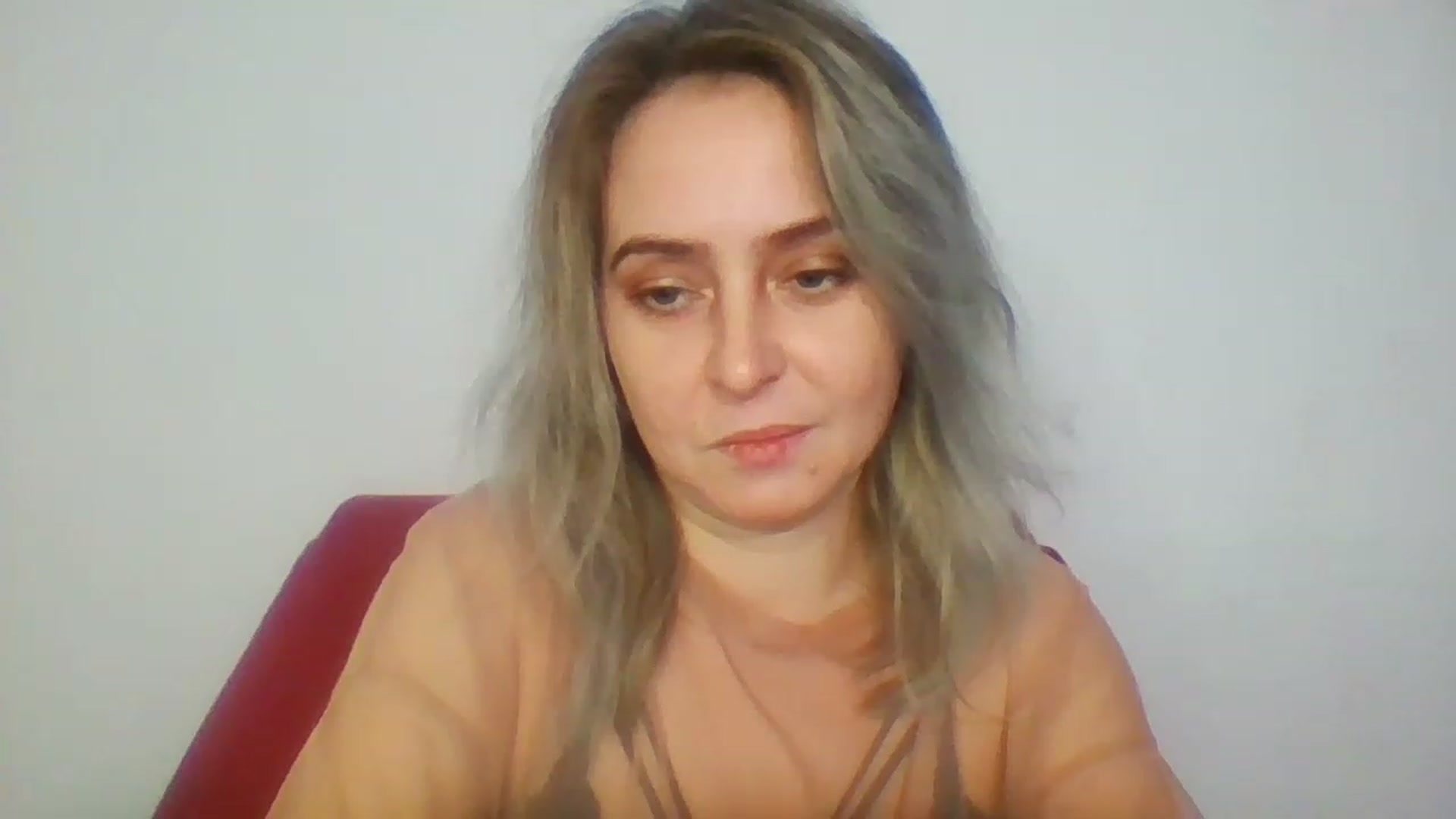 Gallery image thumbnail from GoldenGirl4U1's myfreecams stream on, 11/19/2022, 14:58 image 12 of 20