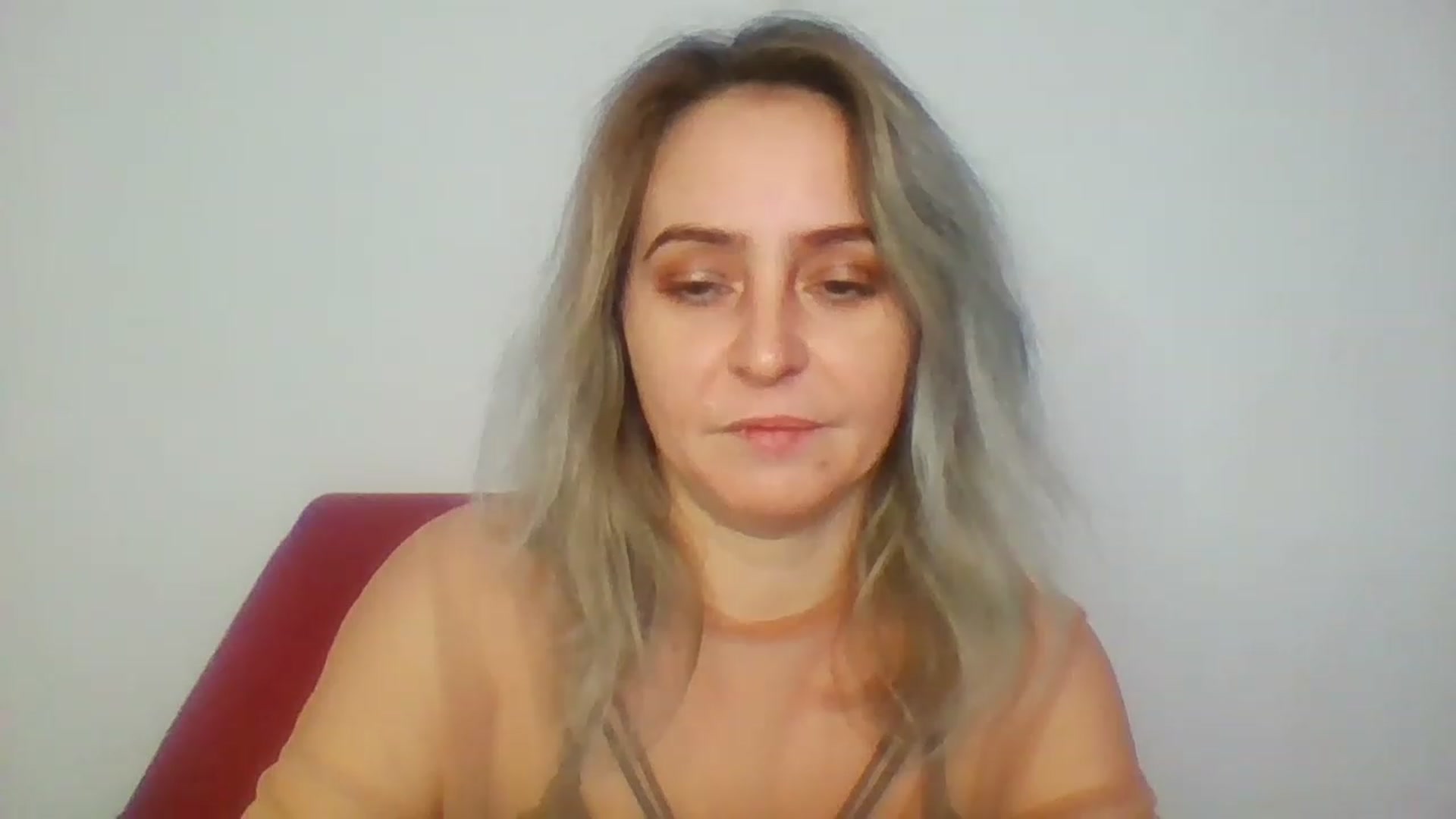 Gallery image thumbnail from GoldenGirl4U1's myfreecams stream on, 11/19/2022, 14:58 image 15 of 20