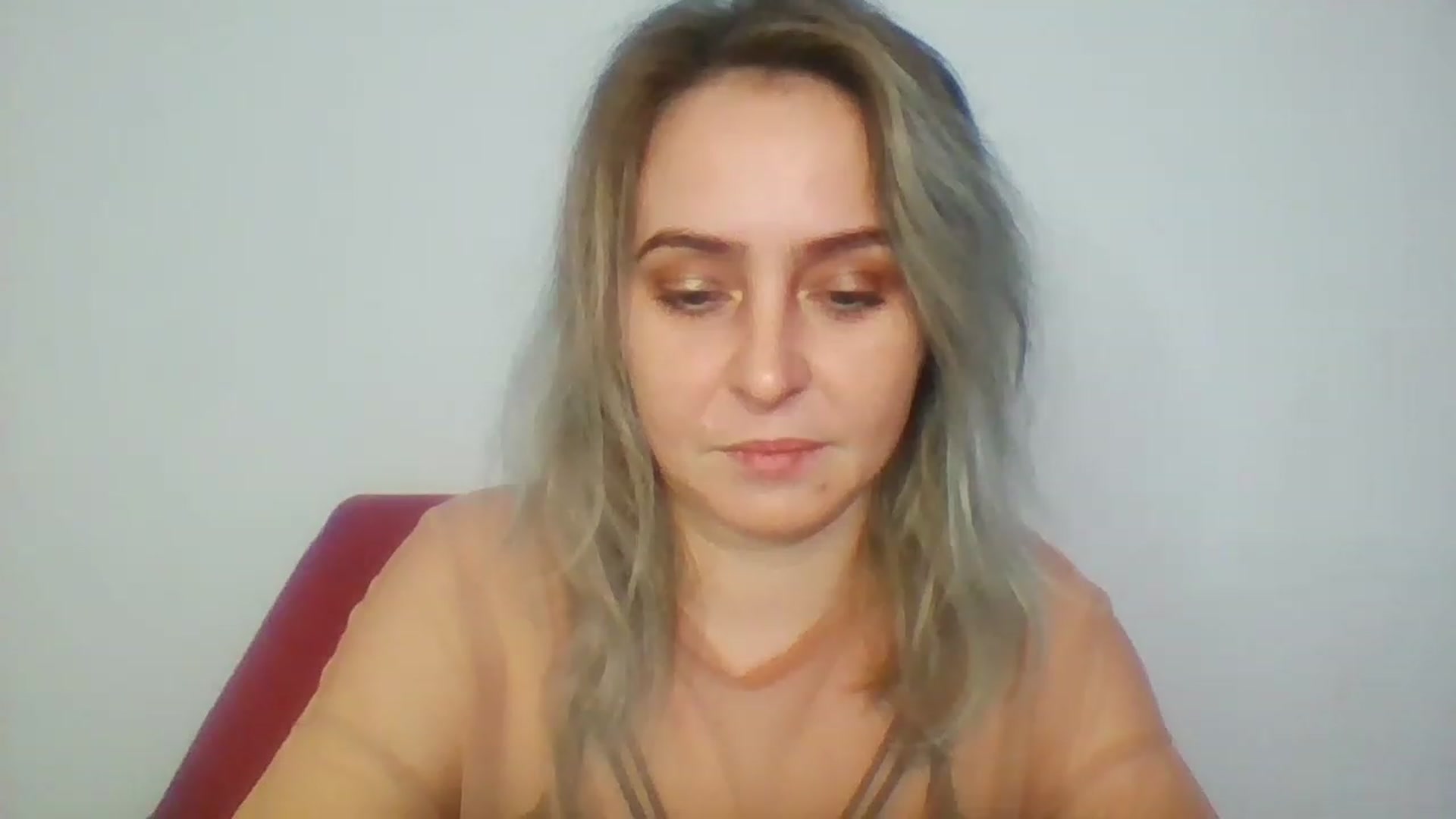 Gallery image thumbnail from GoldenGirl4U1's myfreecams stream on, 11/19/2022, 14:58 image 14 of 20