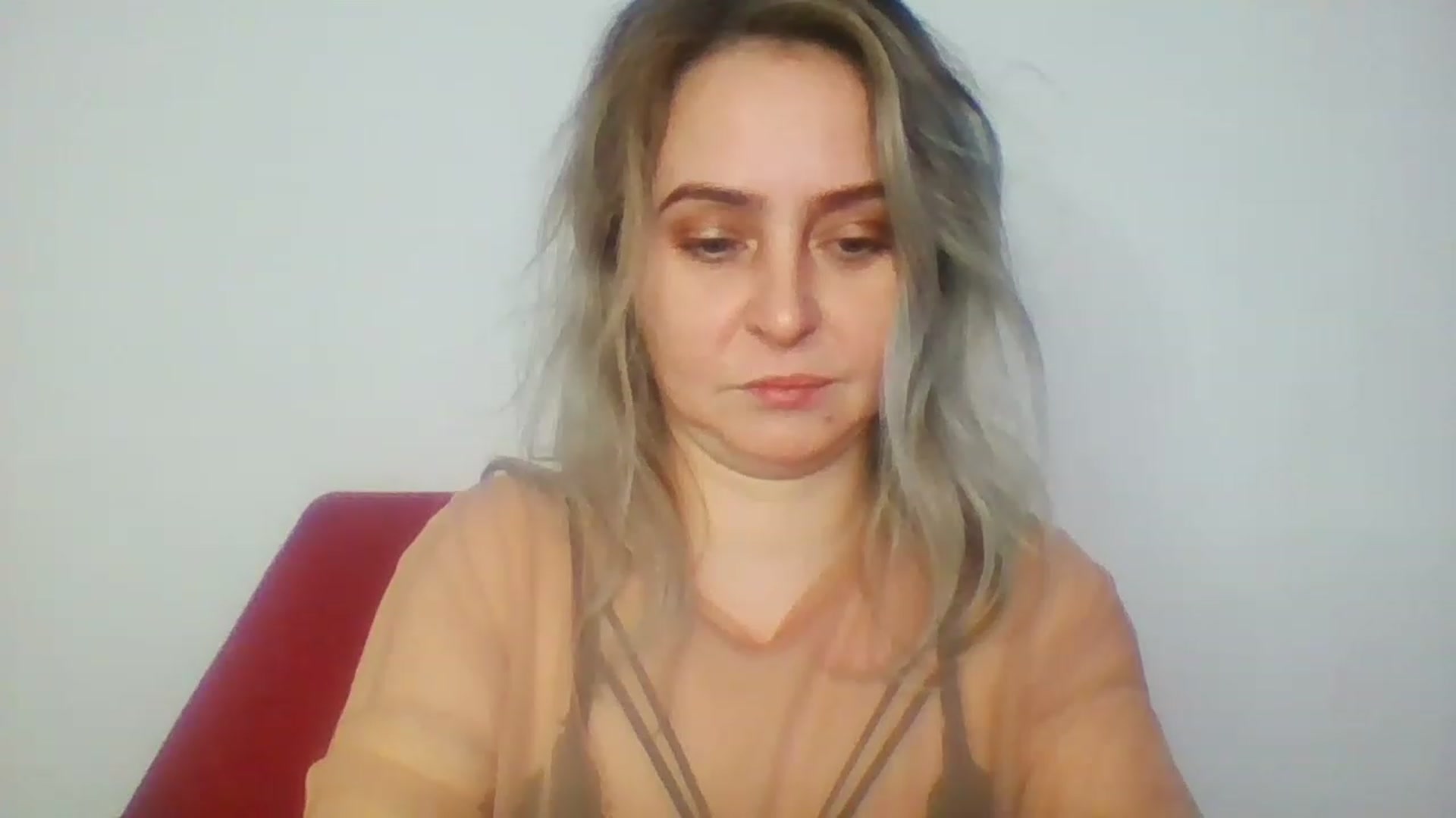 Gallery image thumbnail from GoldenGirl4U1's myfreecams stream on, 11/19/2022, 16:36 image 10 of 20
