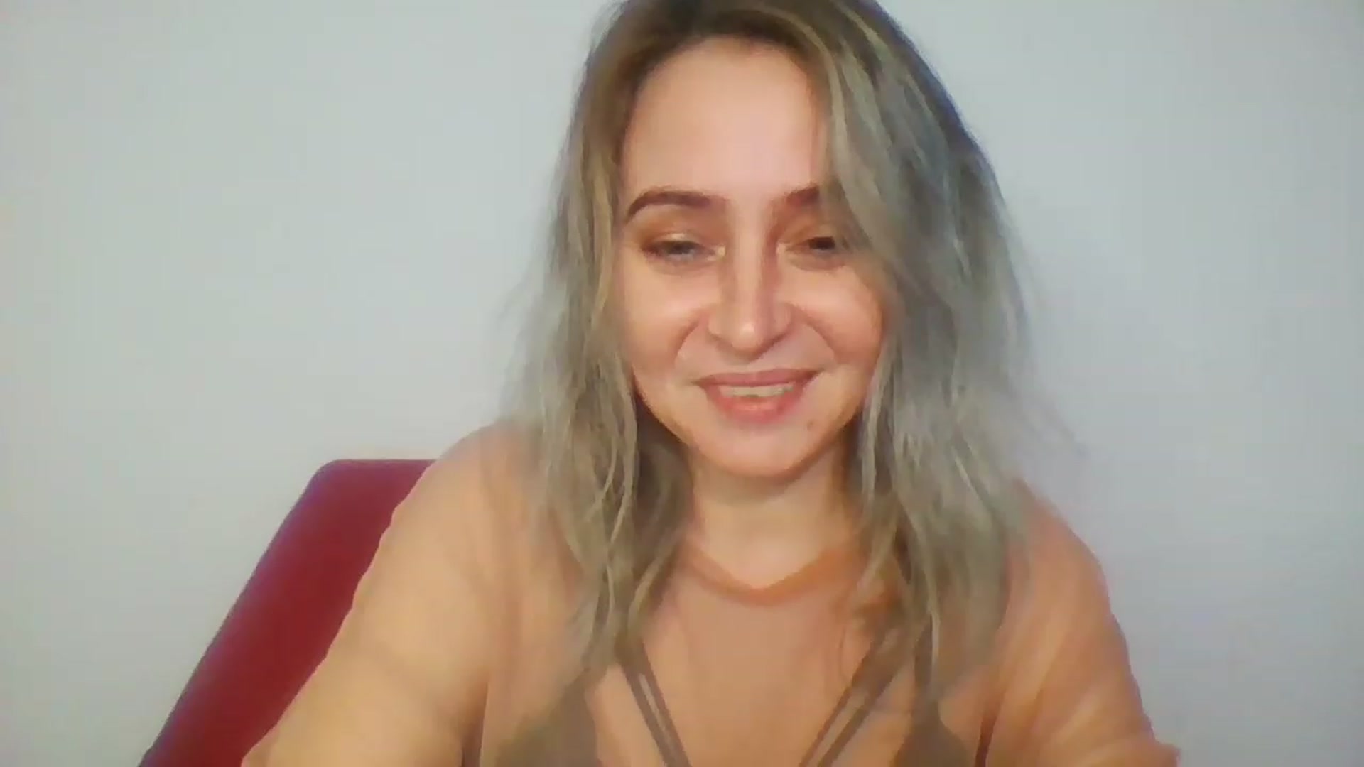 Gallery image thumbnail from GoldenGirl4U1's myfreecams stream on, 11/19/2022, 16:36 image 5 of 20