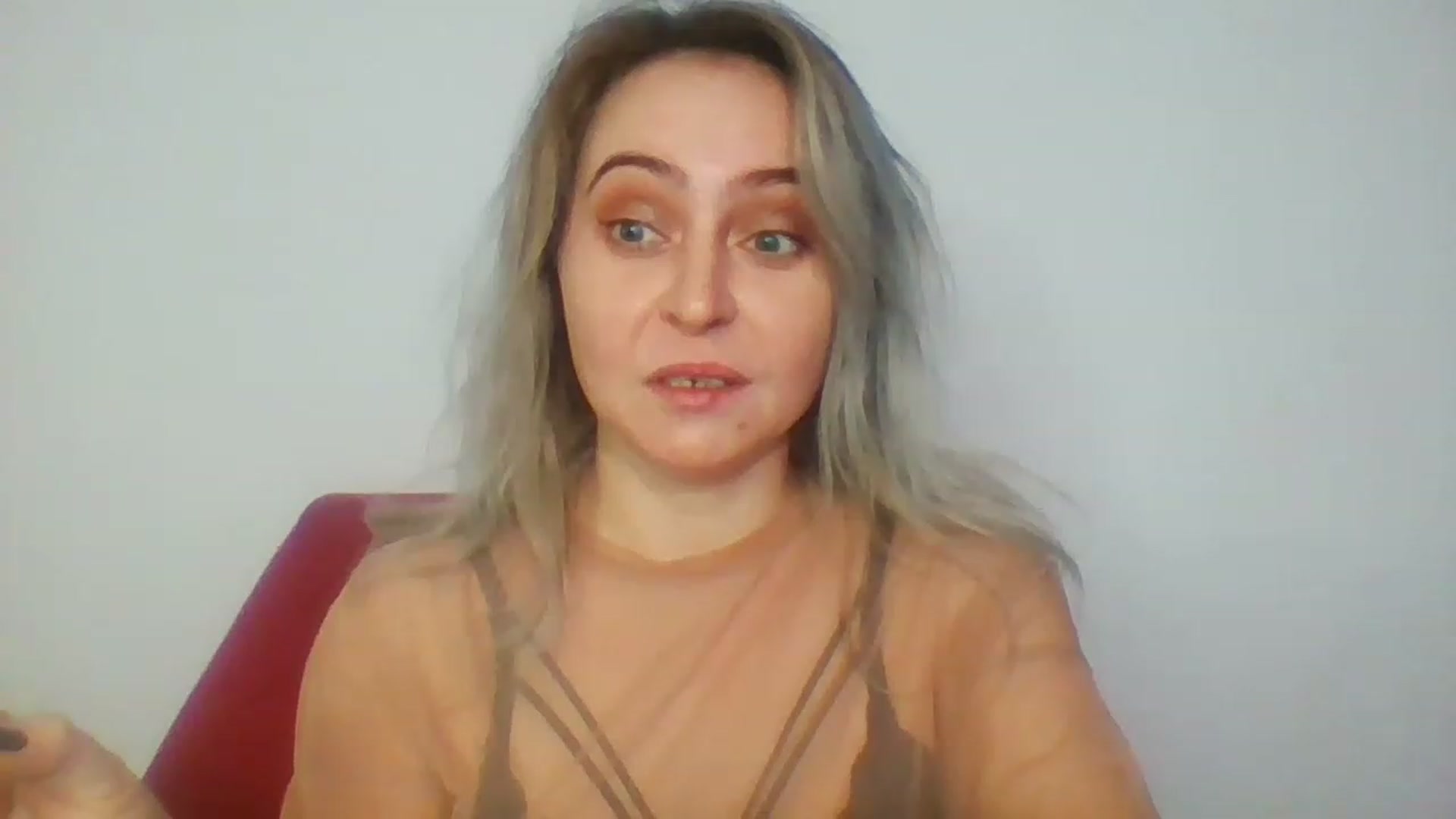 Gallery image thumbnail from GoldenGirl4U1's myfreecams stream on, 11/19/2022, 16:36 image 4 of 20