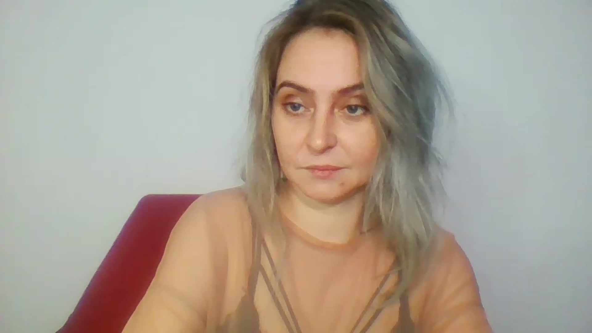 Gallery image thumbnail from GoldenGirl4U1's myfreecams stream on, 11/19/2022, 16:36 image 12 of 20
