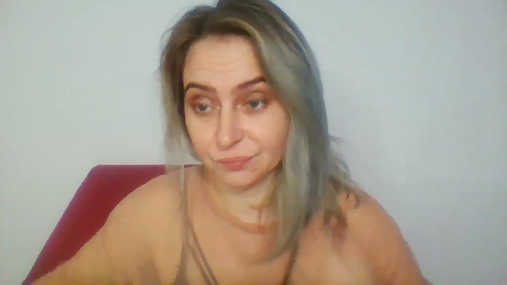 Gallery image thumbnail from GoldenGirl4U1's myfreecams stream on, 11/19/2022, 16:36 image 15 of 20