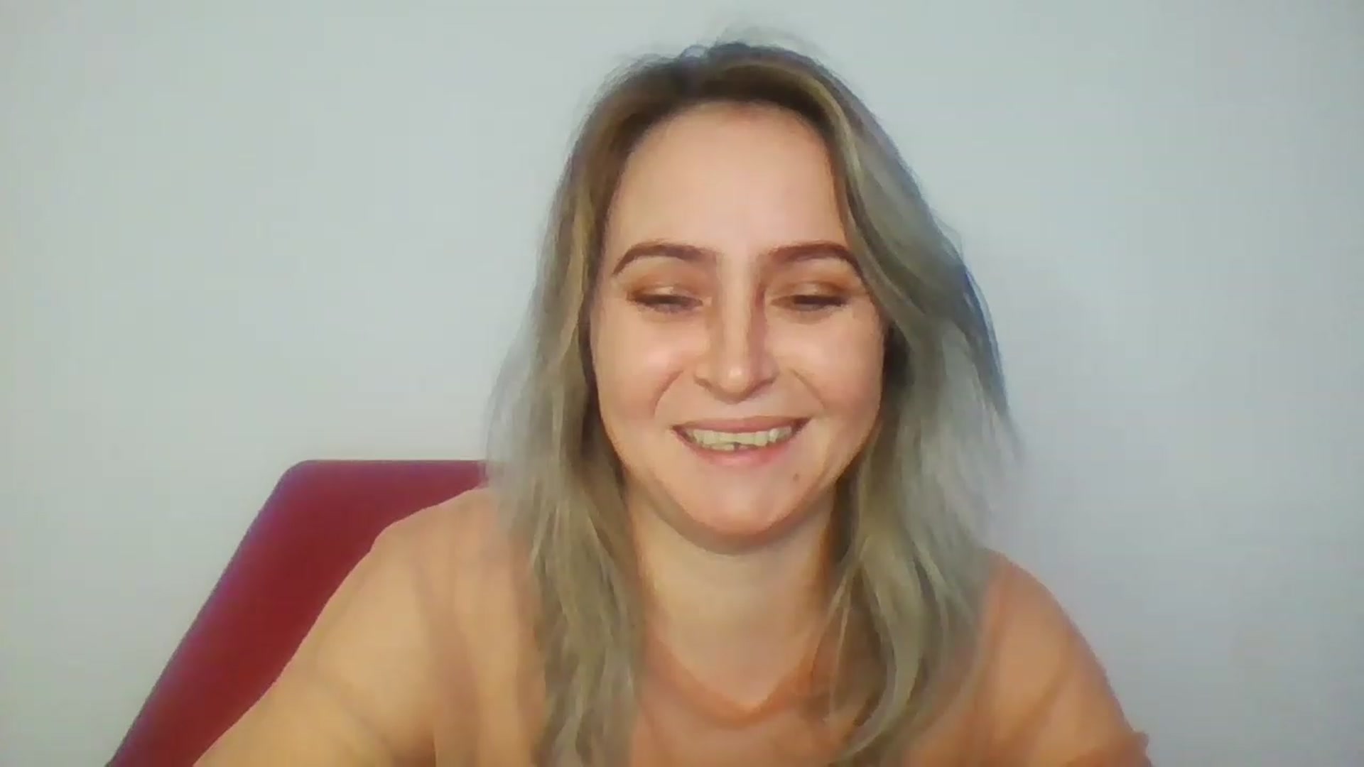Gallery image thumbnail from GoldenGirl4U1's myfreecams stream on, 11/19/2022, 16:36 image 7 of 20