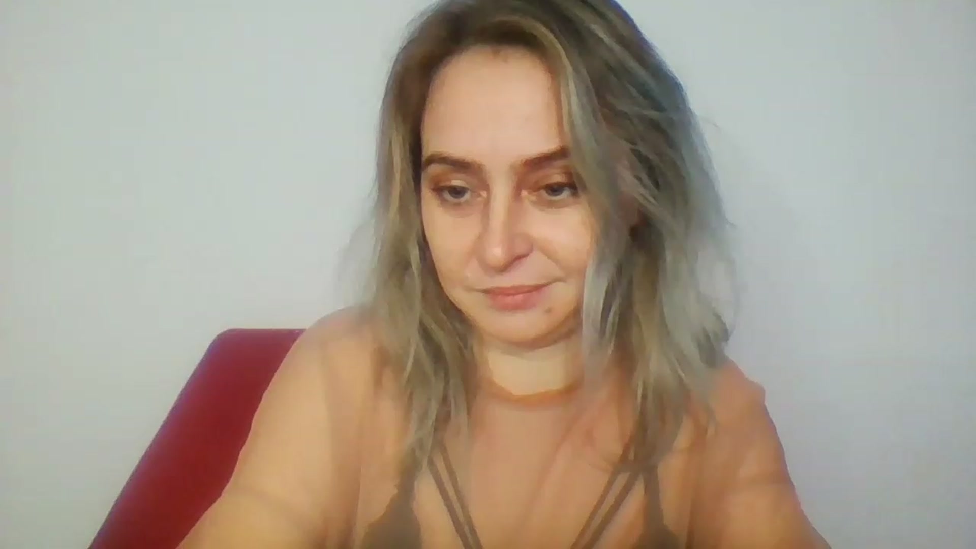 Gallery image thumbnail from GoldenGirl4U1's myfreecams stream on, 11/19/2022, 16:36 image 9 of 20