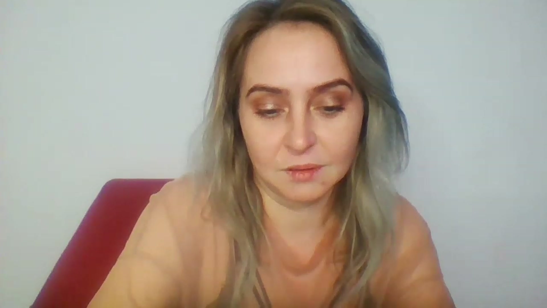 Gallery image thumbnail from GoldenGirl4U1's myfreecams stream on, 11/19/2022, 16:36 image 17 of 20