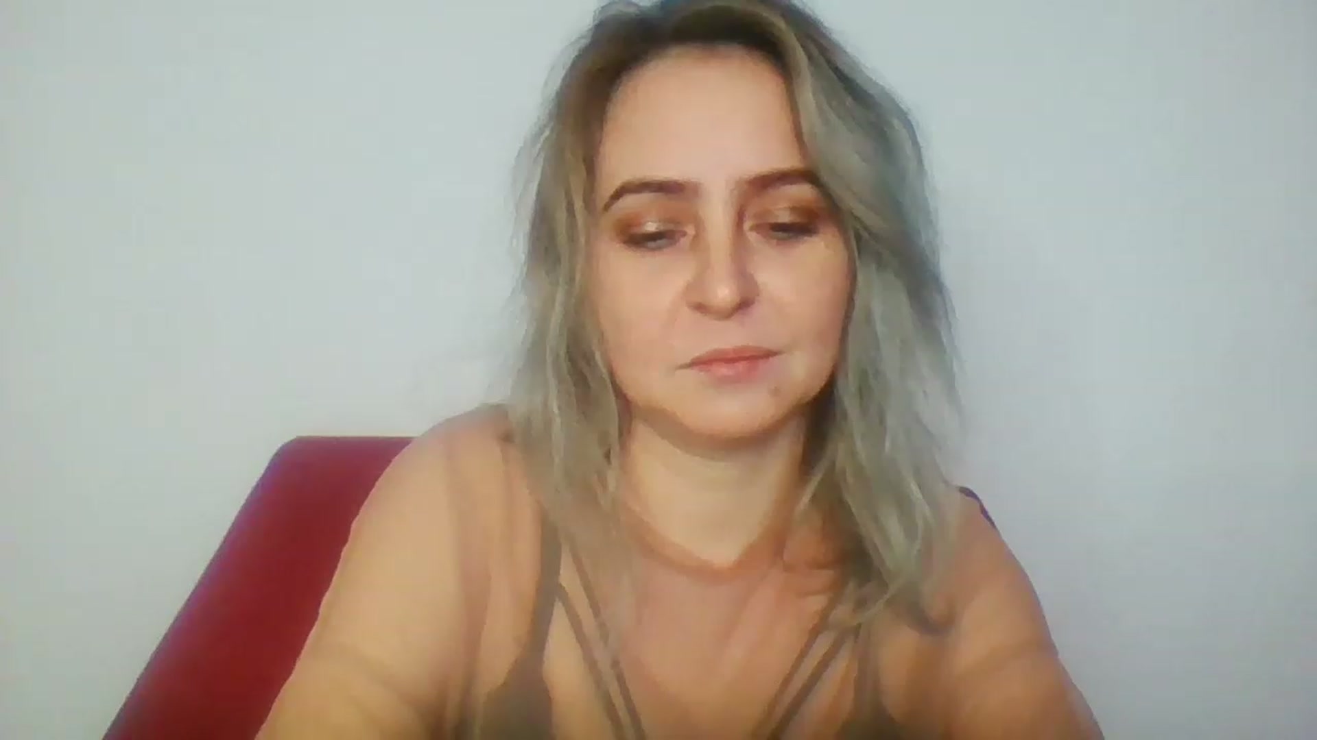 Gallery image thumbnail from GoldenGirl4U1's myfreecams stream on, 11/19/2022, 16:36 image 13 of 20