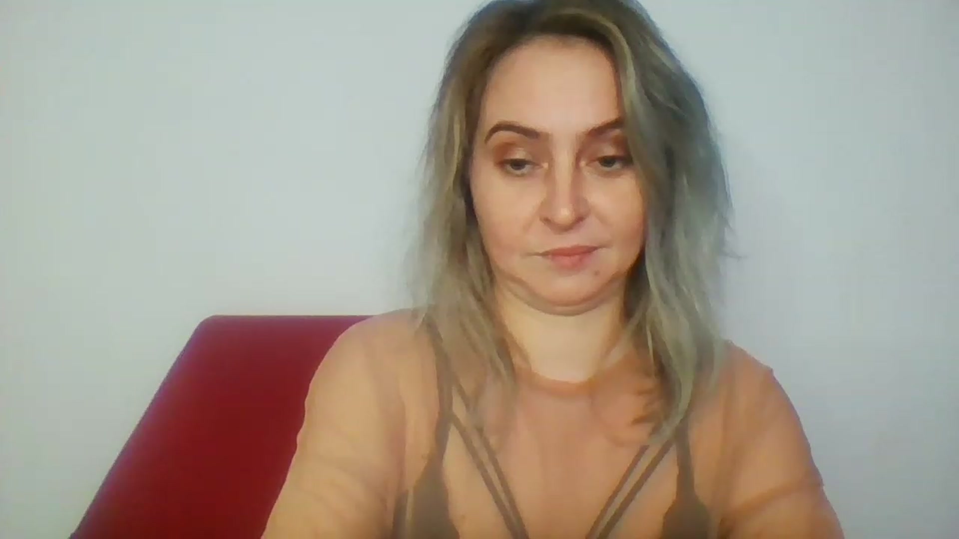 Gallery image thumbnail from GoldenGirl4U1's myfreecams stream on, 11/19/2022, 16:36 image 14 of 20