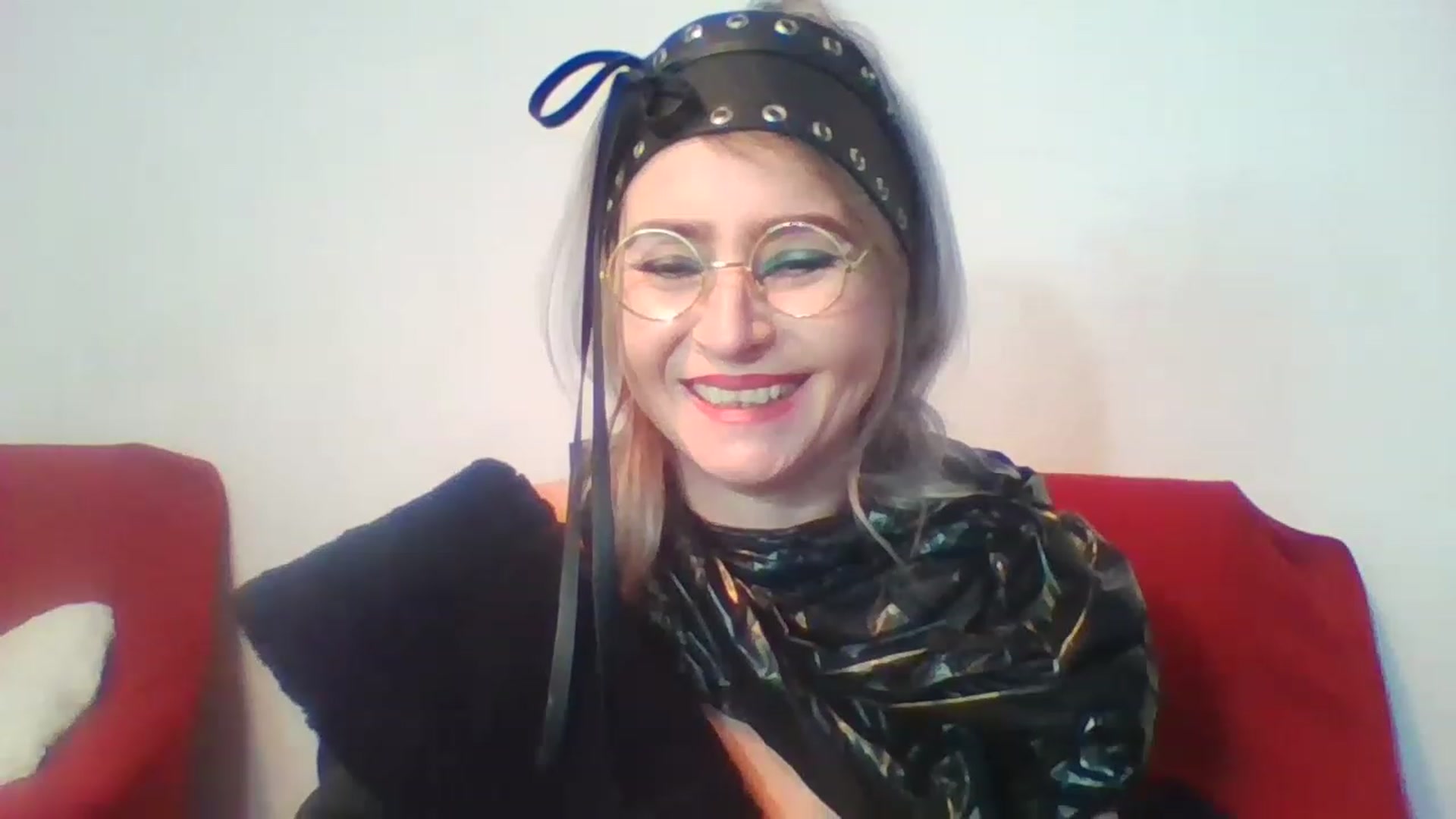 Gallery image thumbnail from GoldenGirl4U1's myfreecams stream on, 11/26/2022, 16:57 image 6 of 20