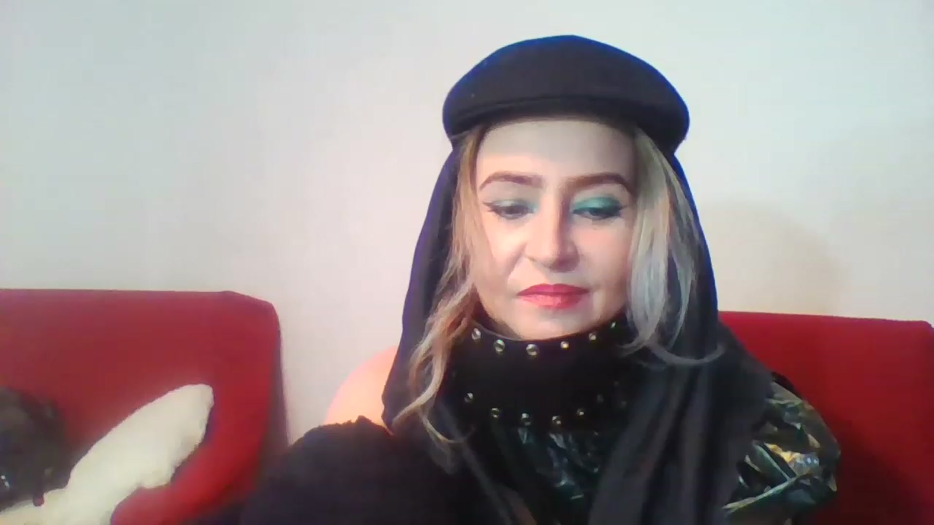 Gallery image thumbnail from GoldenGirl4U1's myfreecams stream on, 11/26/2022, 16:57 image 1 of 20