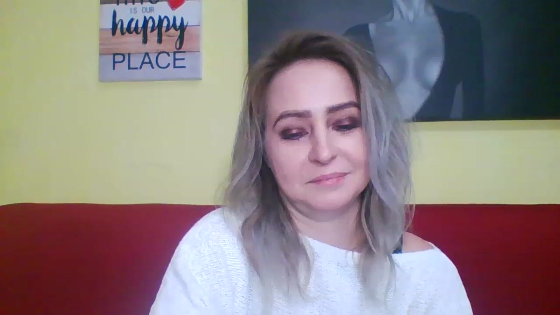 Gallery image thumbnail from GoldenGirl4U1's myfreecams stream on, 12/21/2022, 18:33 image 8 of 20