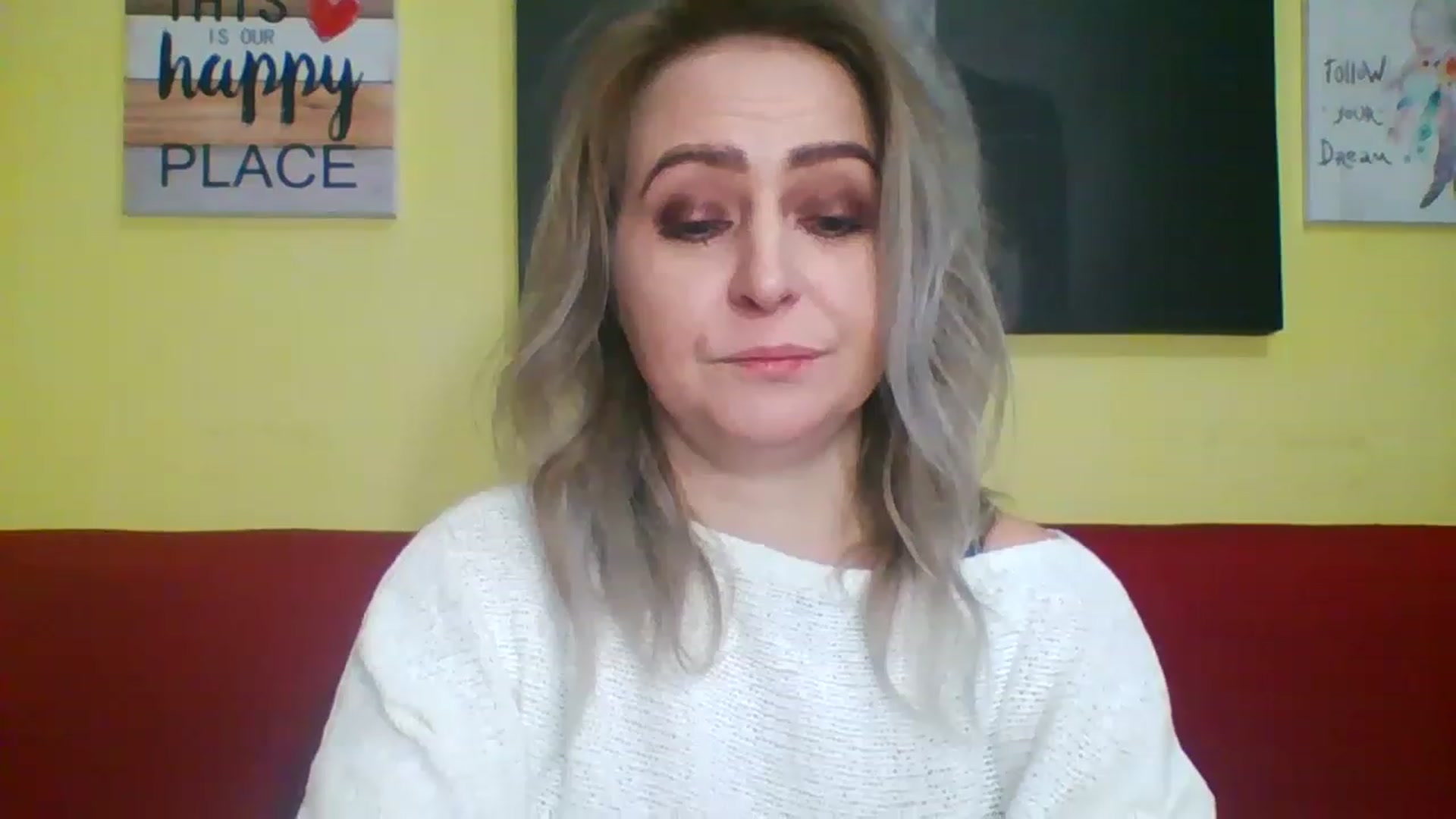 Gallery image thumbnail from GoldenGirl4U1's myfreecams stream on, 12/21/2022, 18:33 image 7 of 20