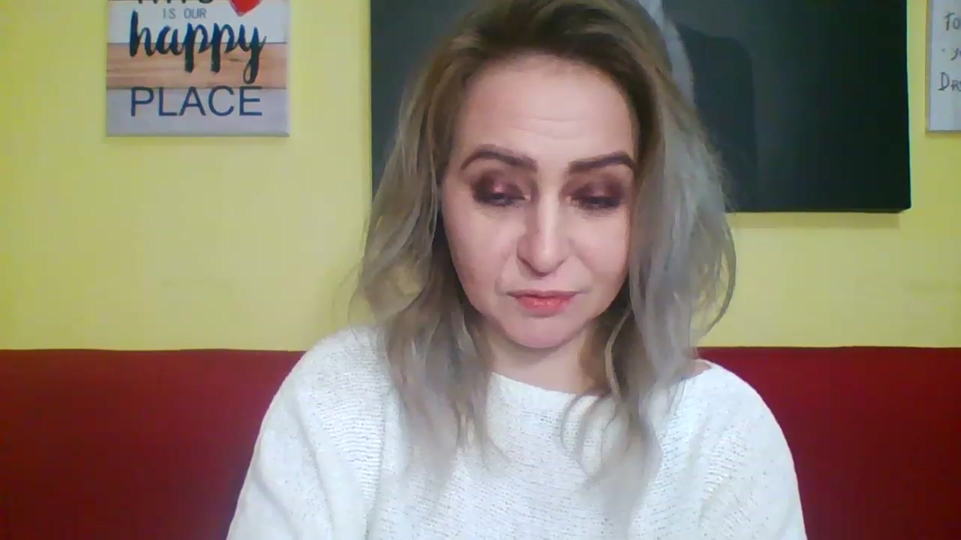 Gallery image thumbnail from GoldenGirl4U1's myfreecams stream on, 12/21/2022, 18:33 image 3 of 20