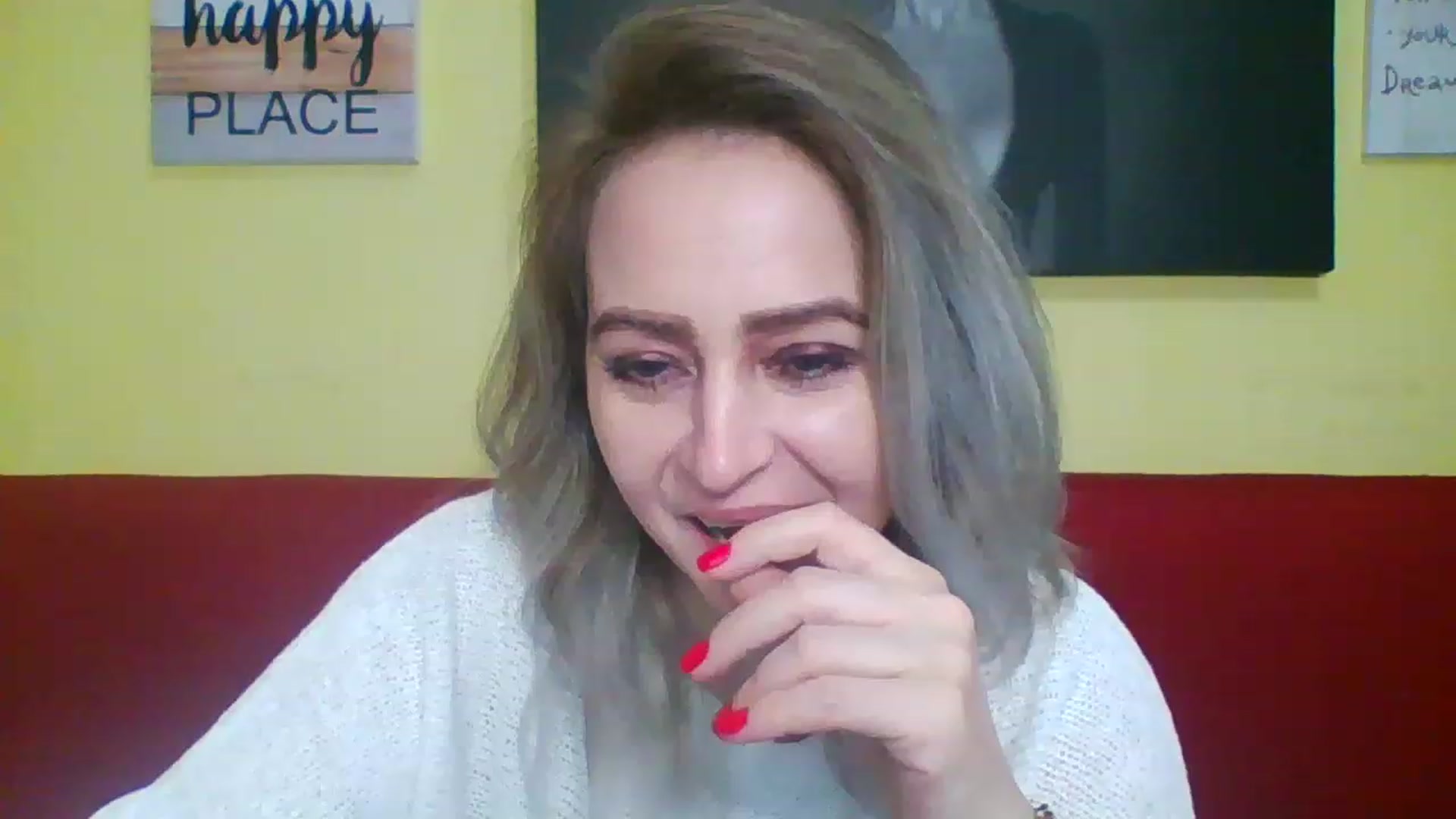 Gallery image thumbnail from GoldenGirl4U1's myfreecams stream on, 12/21/2022, 18:33 image 19 of 20