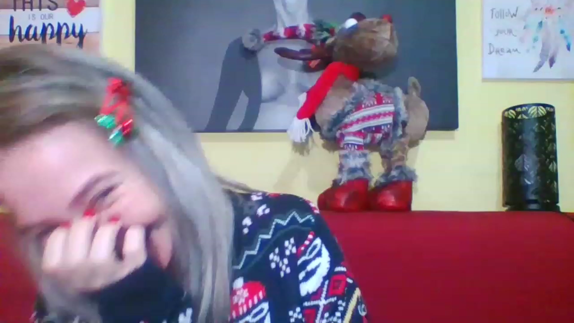 Gallery image thumbnail from GoldenGirl4U1's myfreecams stream on, 12/24/2022, 21:01 image 6 of 20