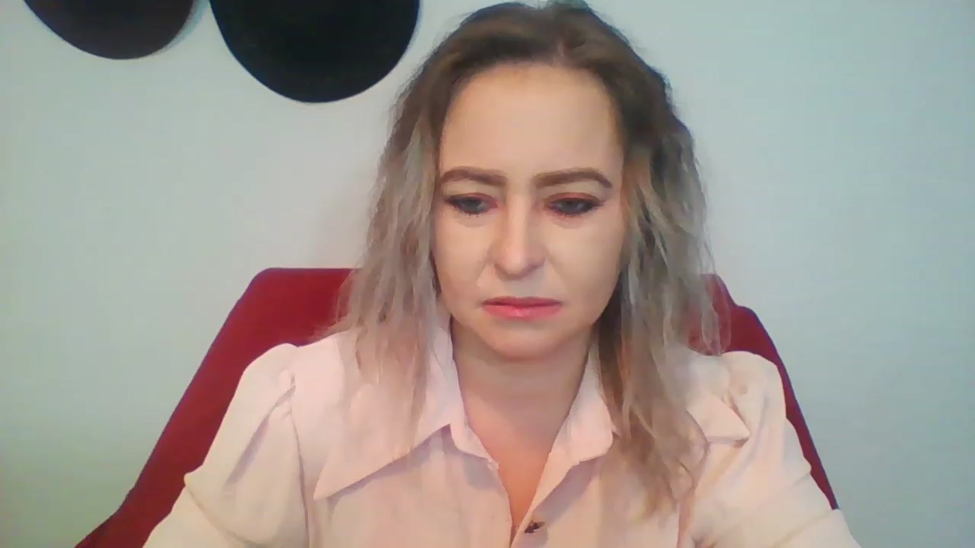 Gallery image thumbnail from GoldenGirl4U1's myfreecams stream on, 01/08/2023, 13:39 image 12 of 20