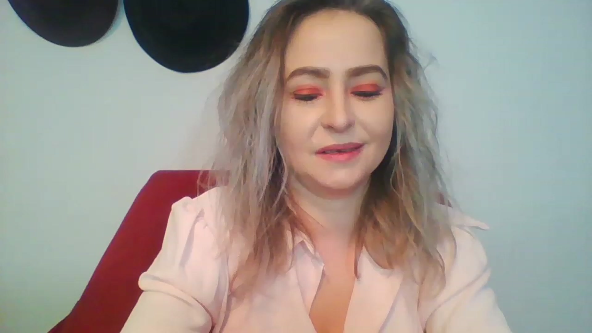 Gallery image thumbnail from GoldenGirl4U1's myfreecams stream on, 01/08/2023, 13:39 image 20 of 20