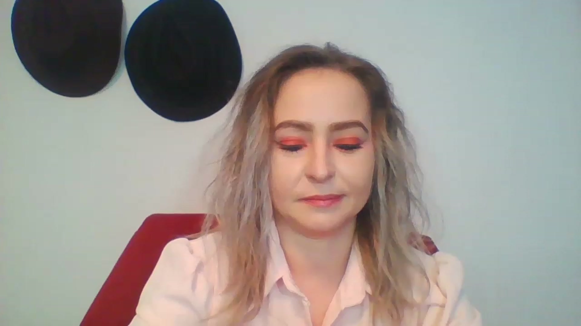 Gallery image thumbnail from GoldenGirl4U1's myfreecams stream on, 01/08/2023, 13:39 image 5 of 20