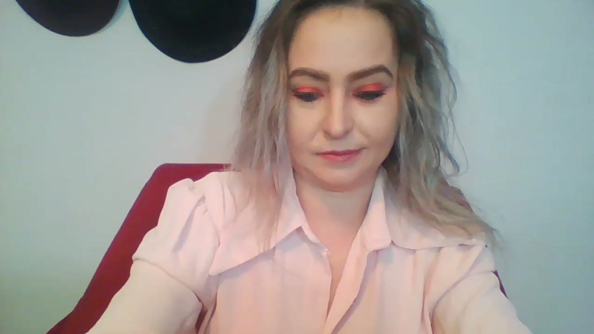 Gallery image thumbnail from GoldenGirl4U1's myfreecams stream on, 01/08/2023, 13:39 image 13 of 20