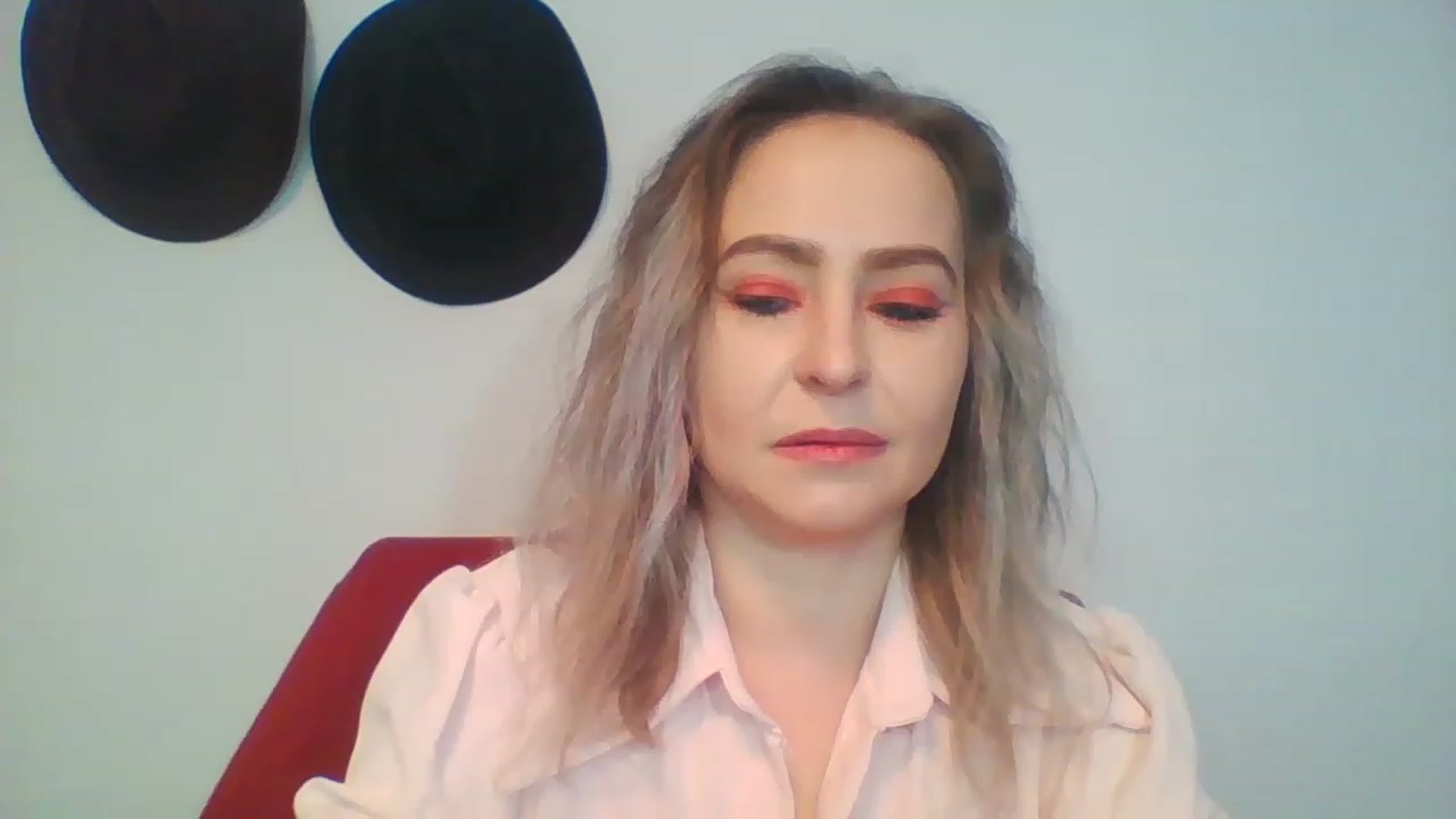 Gallery image thumbnail from GoldenGirl4U1's myfreecams stream on, 01/08/2023, 13:39 image 3 of 20